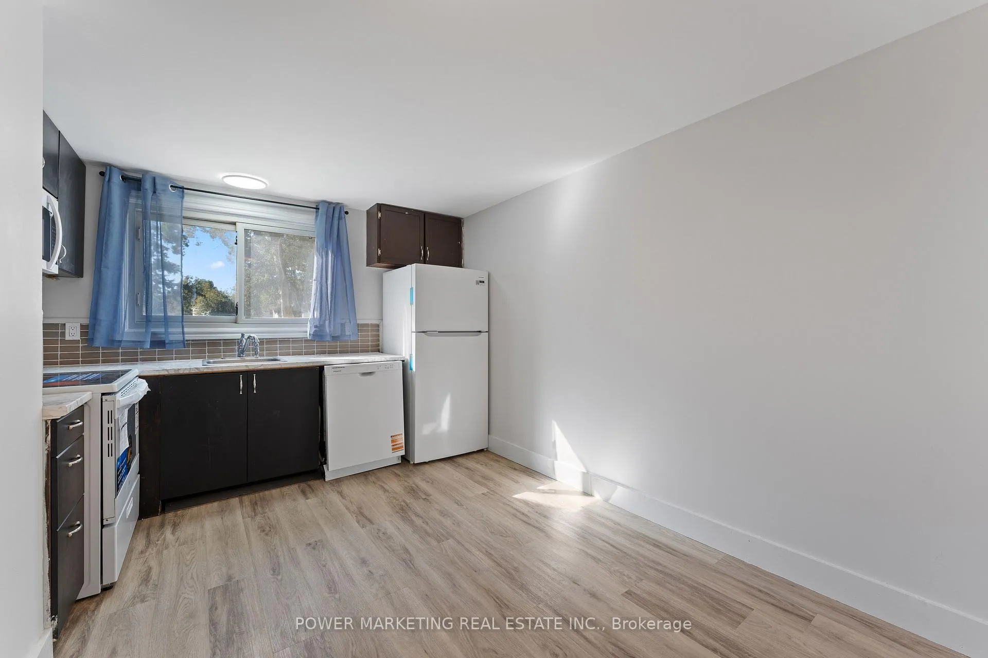 Photo 6 of Unit 182, 1045 Morrison Drive, Ottawa, Redwood Park — HOMEH