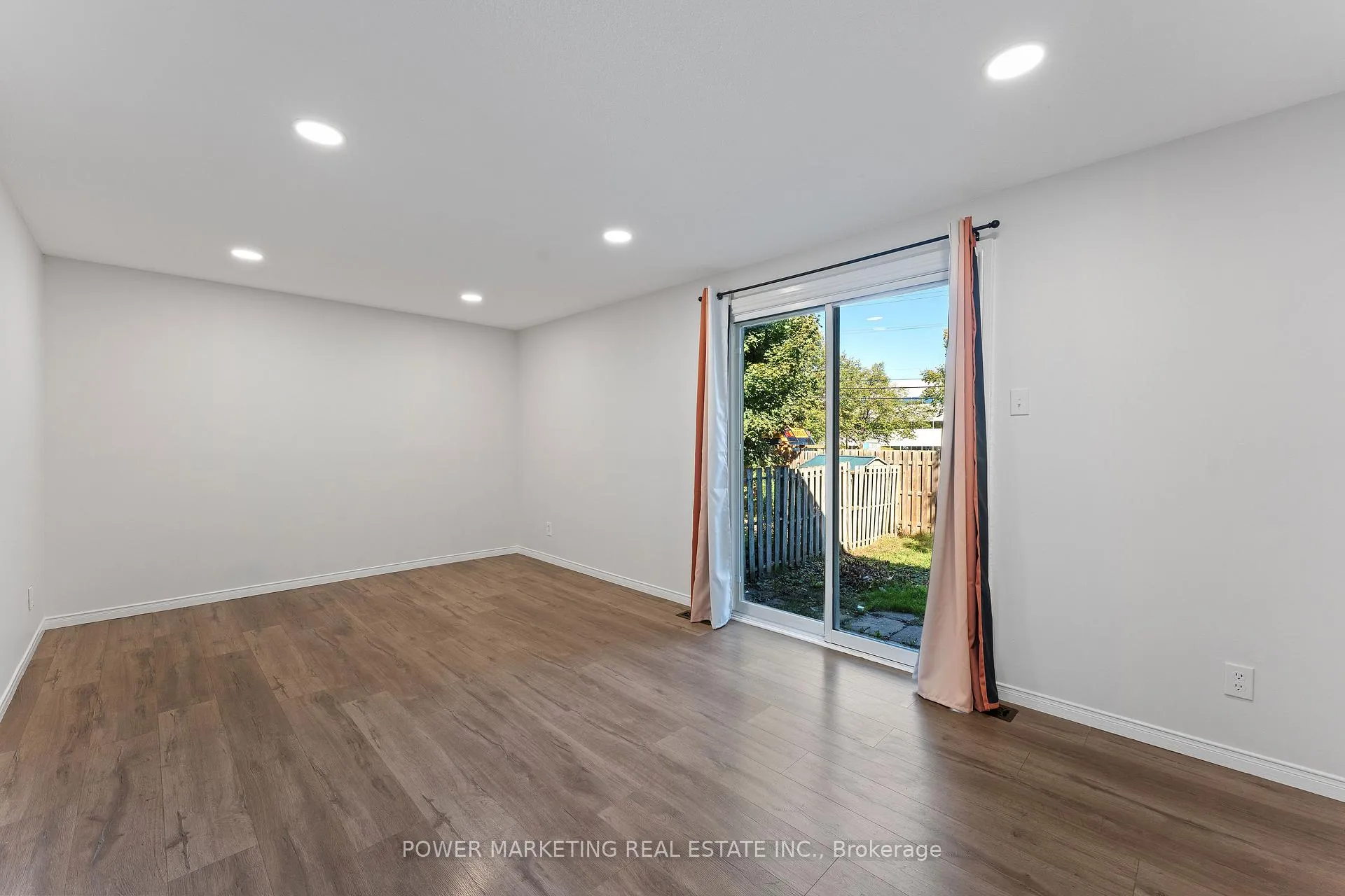 Photo 9 of Unit 182, 1045 Morrison Drive, Ottawa, Redwood Park — HOMEH