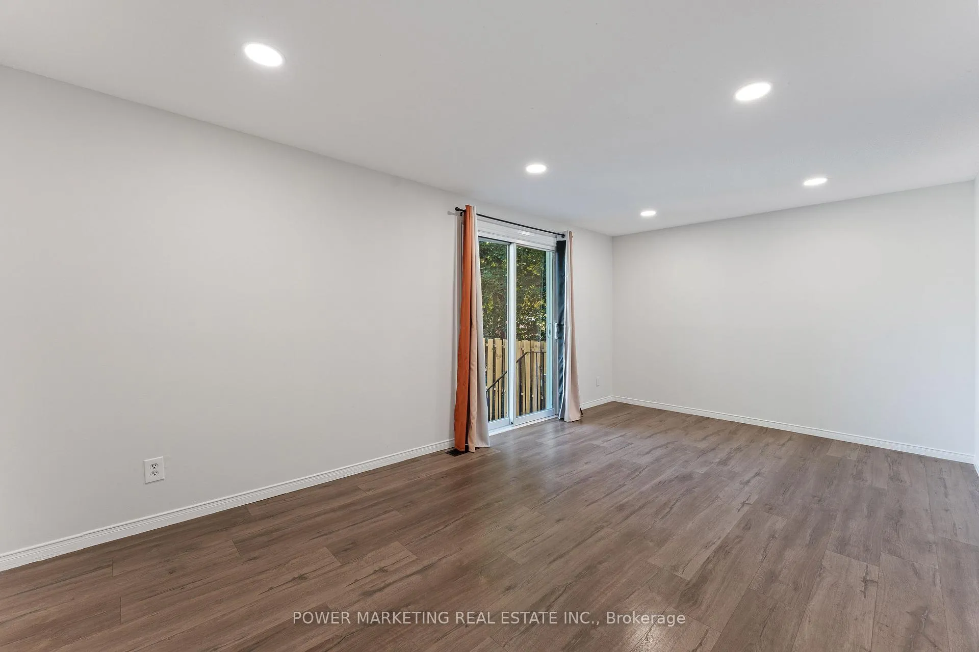 Photo 10 of Unit 182, 1045 Morrison Drive, Ottawa, Redwood Park — HOMEH