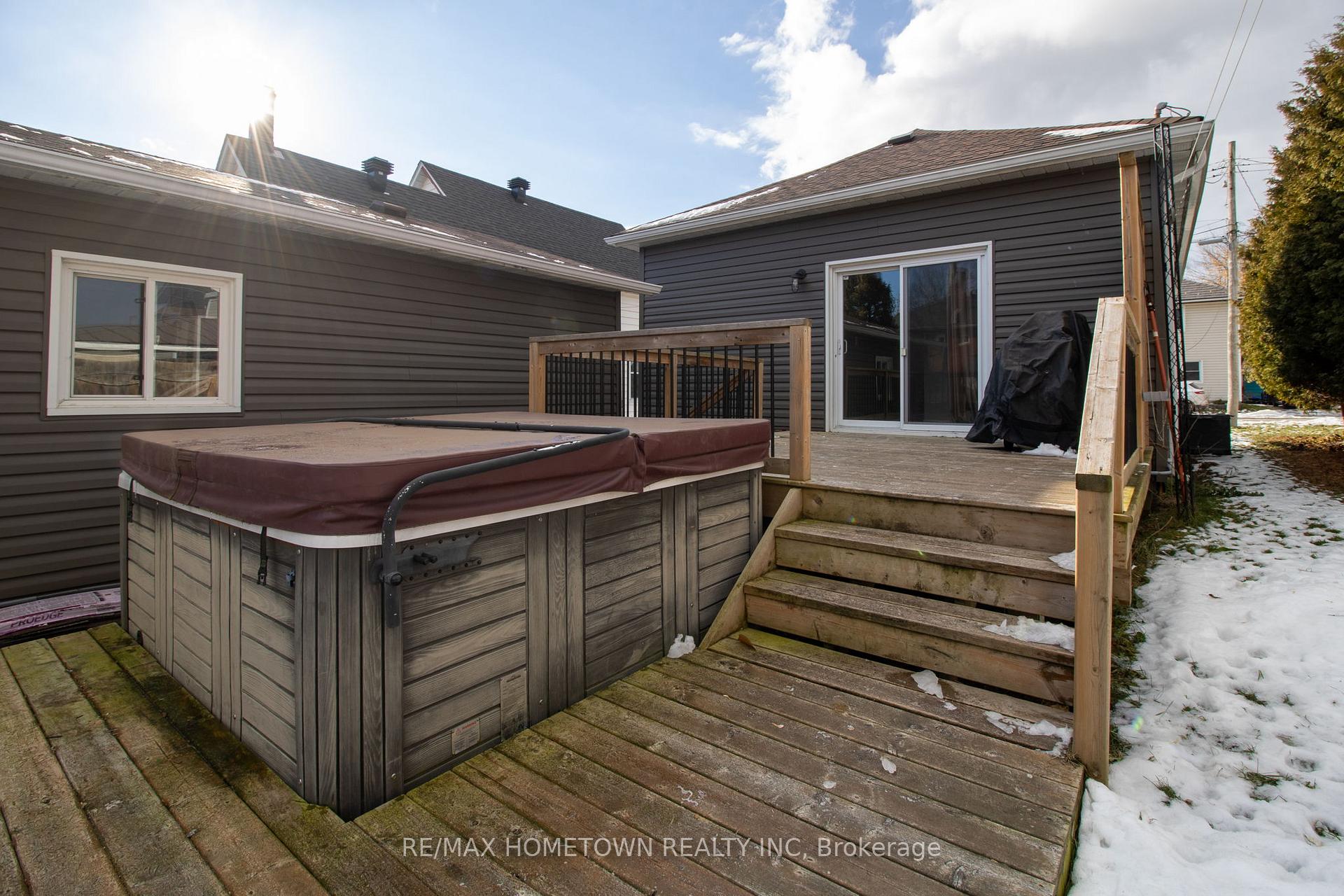 Photo 25 of 657 East Street, Edwardsburgh/Cardinal, Town of Cardinal — HOMEH