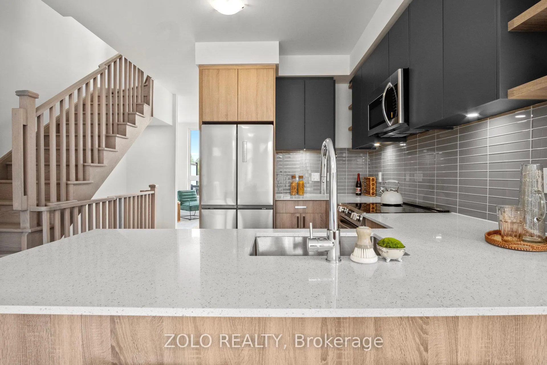 Photo 8 of 30 Deep Roots Terrace, Toronto, Englemount-Lawrence — HOMEH