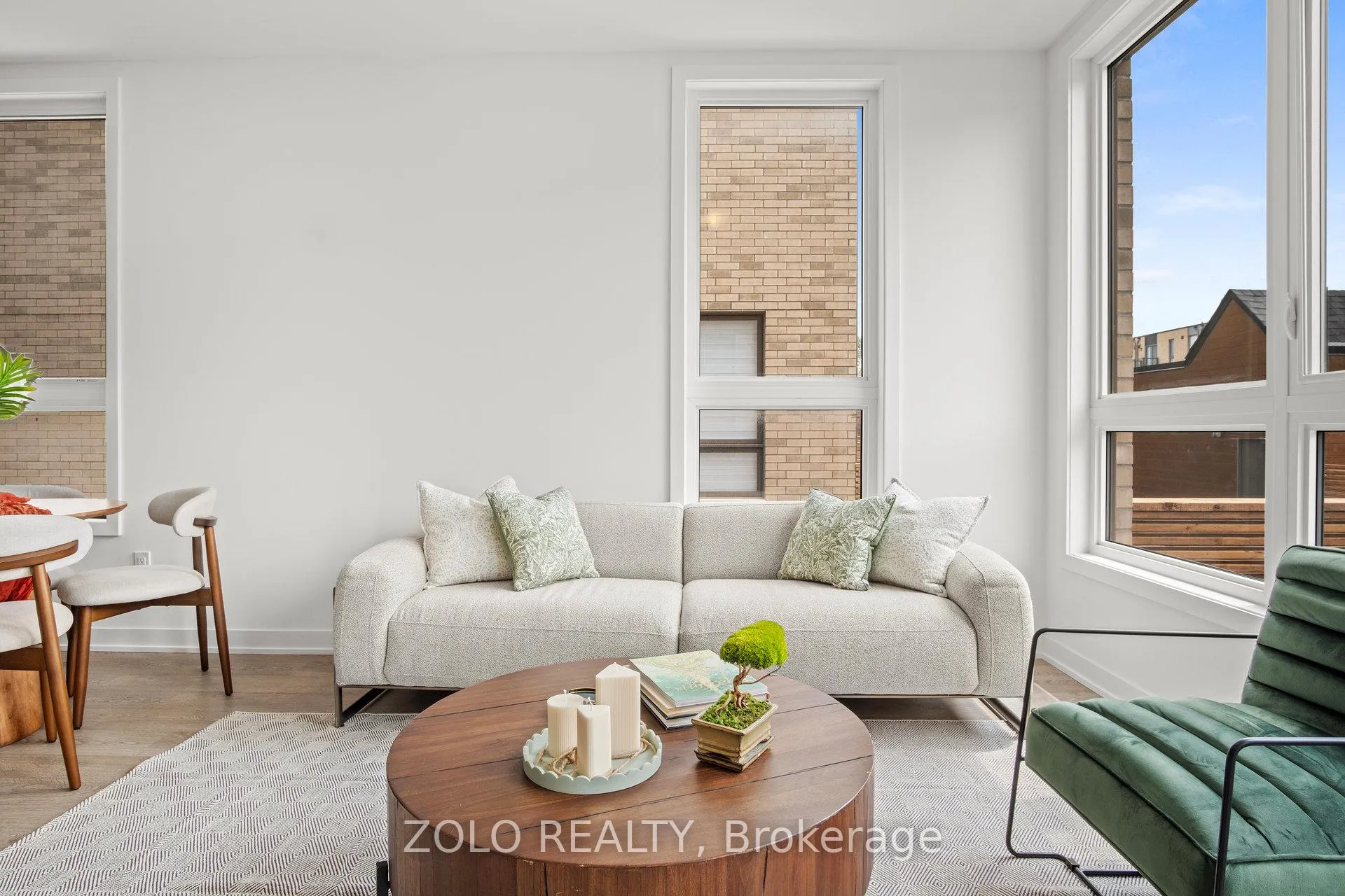 Photo 12 of 30 Deep Roots Terrace, Toronto, Englemount-Lawrence — HOMEH
