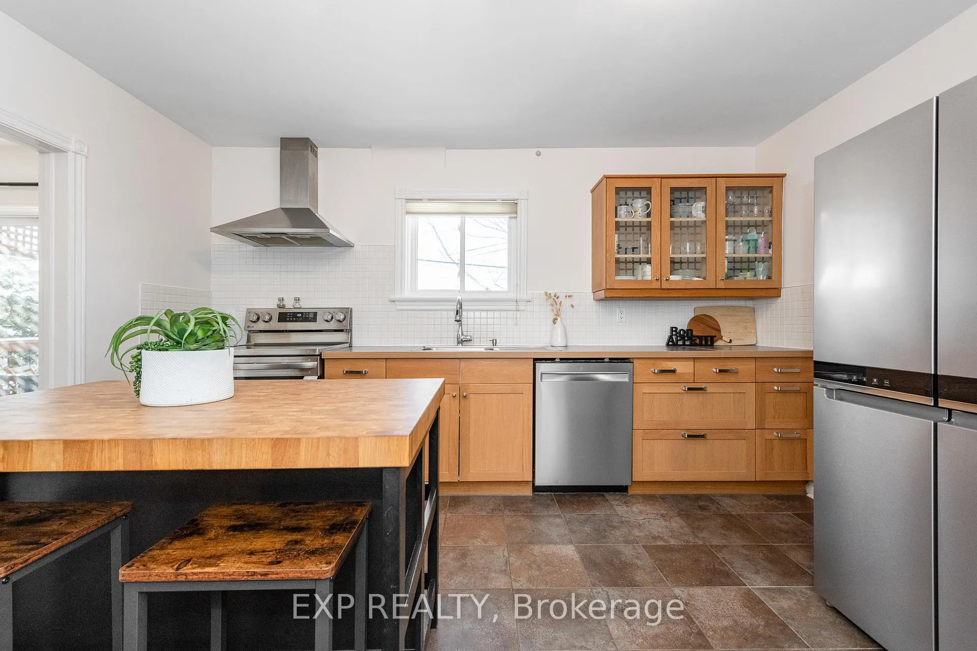 Photo 18 of 524 Wolffdale Crescent, Ottawa, Overbrook/Castle Heights — HOMEH