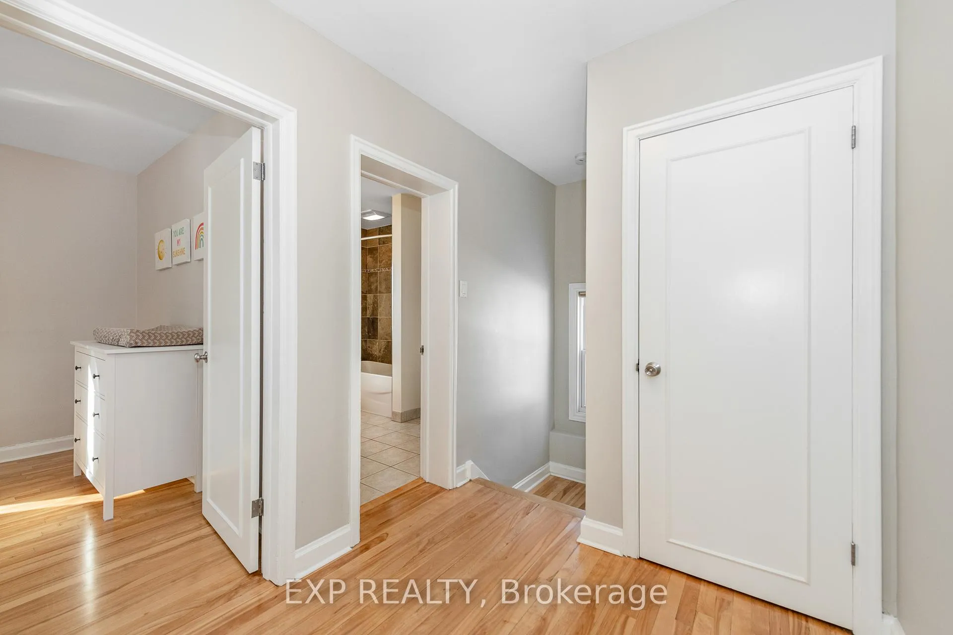 Photo 19 of 524 Wolffdale Crescent, Ottawa, Overbrook/Castle Heights — HOMEH
