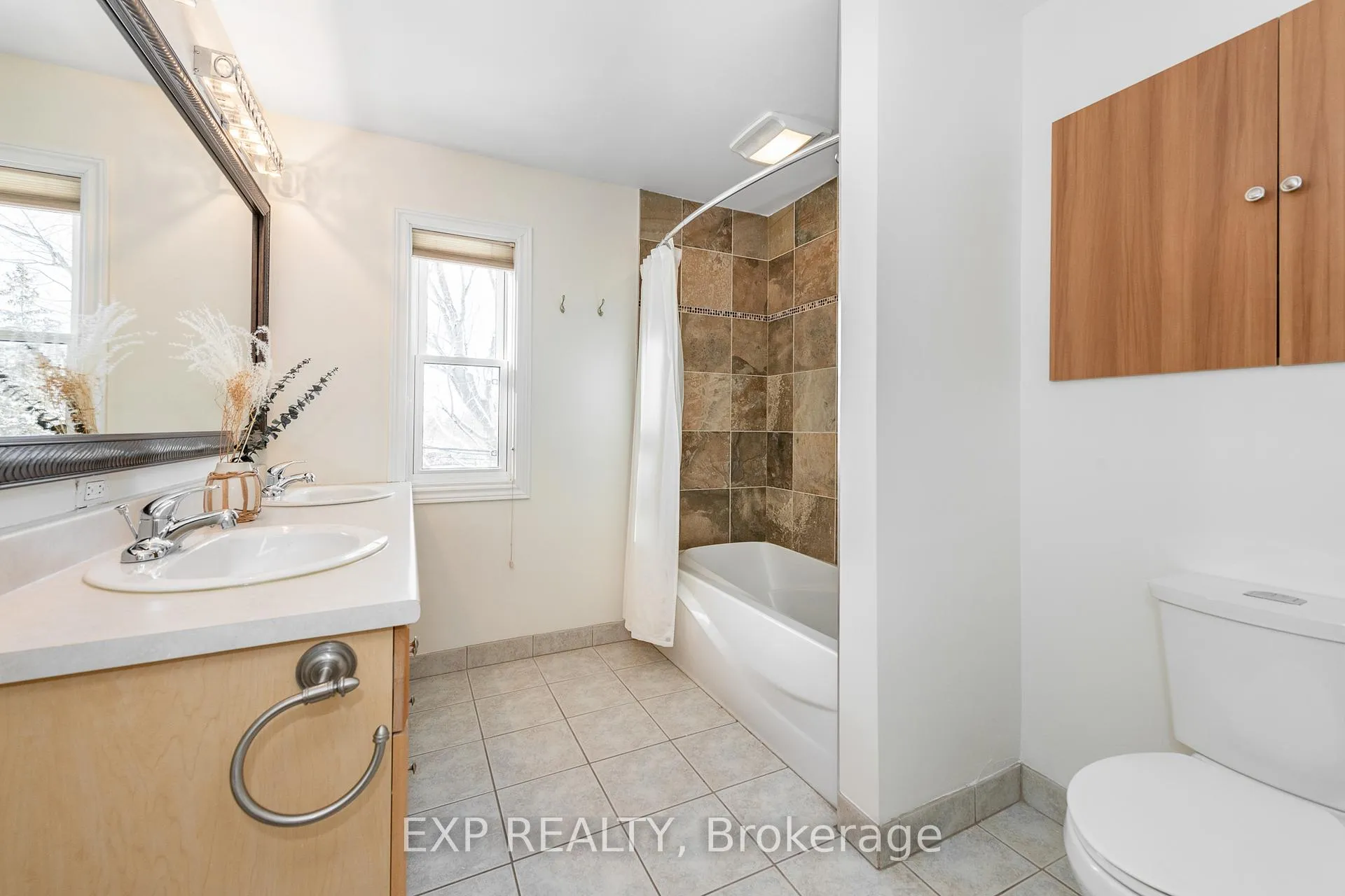 Photo 28 of 524 Wolffdale Crescent, Ottawa, Overbrook/Castle Heights — HOMEH