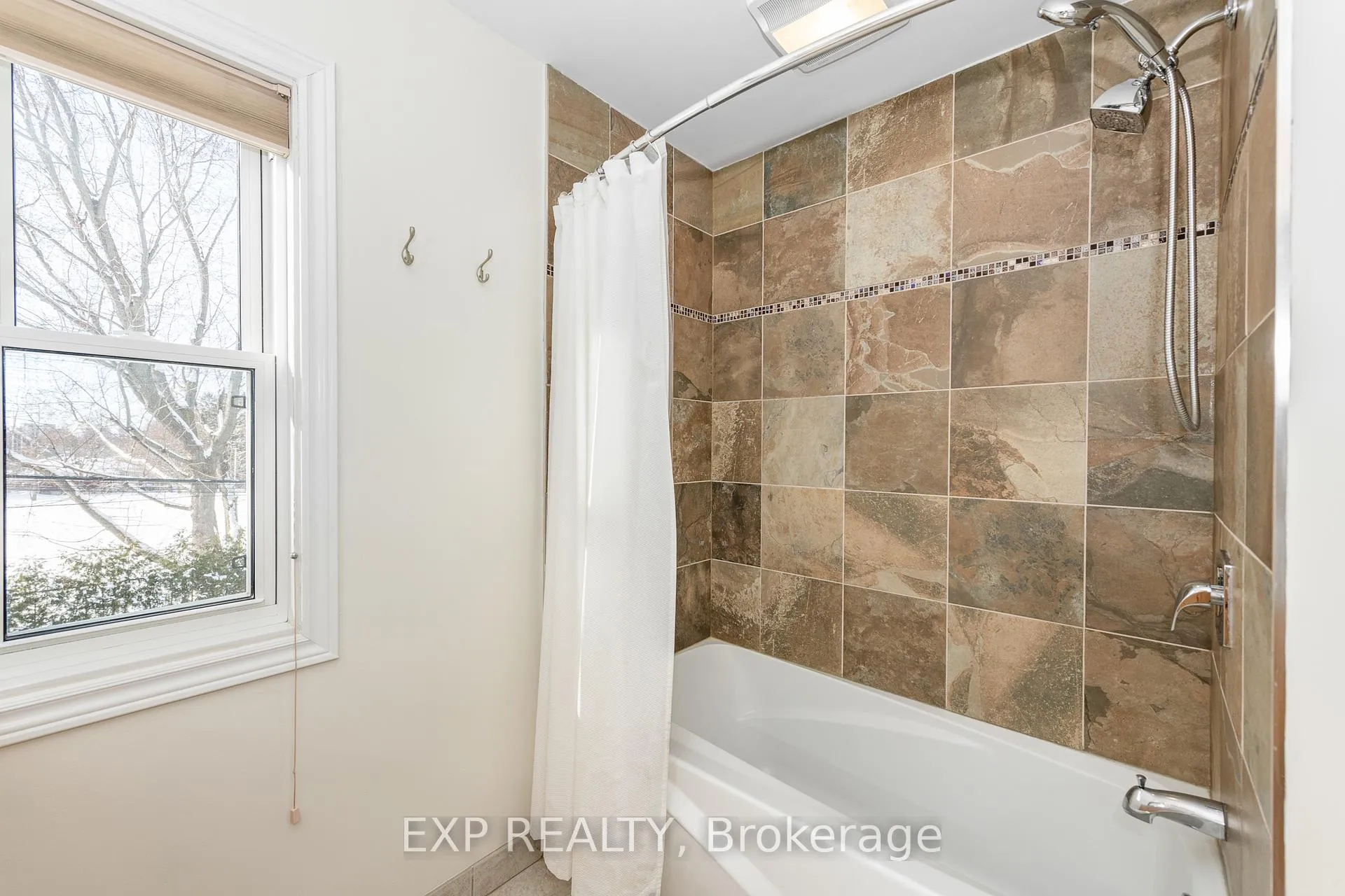 Photo 30 of 524 Wolffdale Crescent, Ottawa, Overbrook/Castle Heights — HOMEH