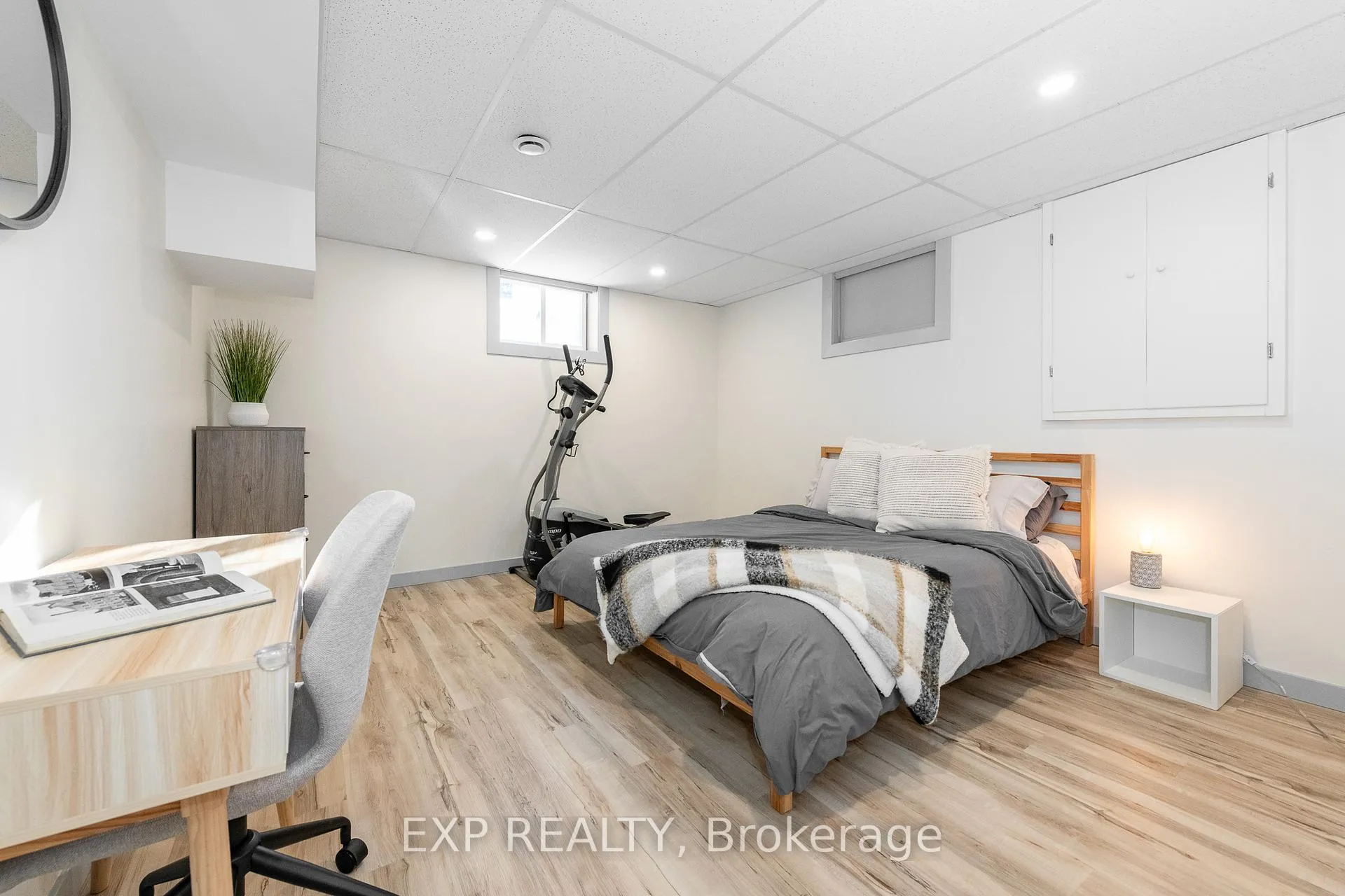 Photo 34 of 524 Wolffdale Crescent, Ottawa, Overbrook/Castle Heights — HOMEH