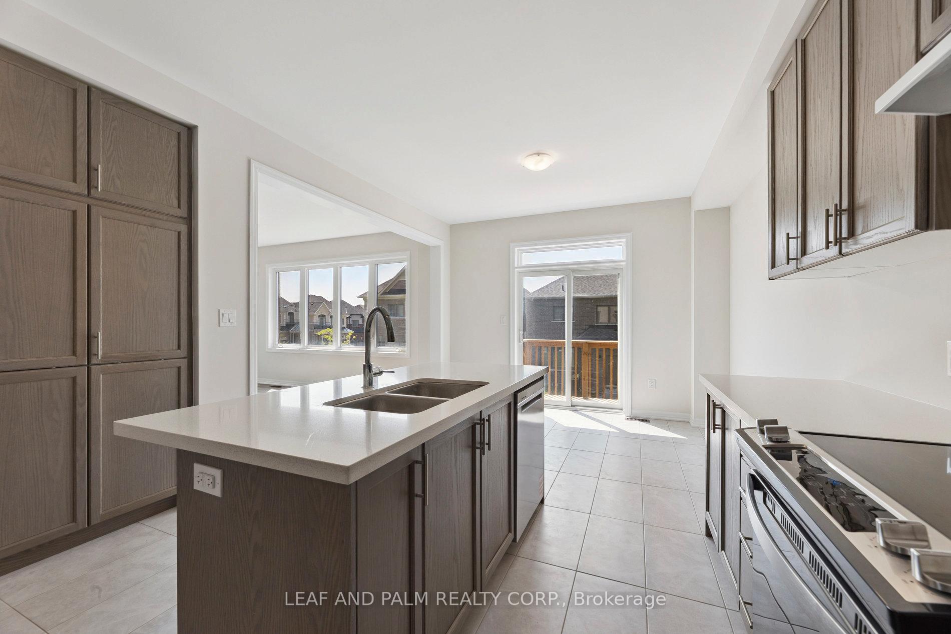 Photo 2 of 7 Ed Ewert Avenue, Clarington, Newcastle — HOMEH