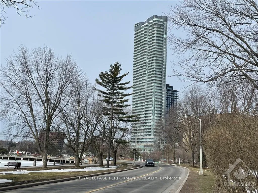 Front of Unit 1306, 805 Carling Avenue
