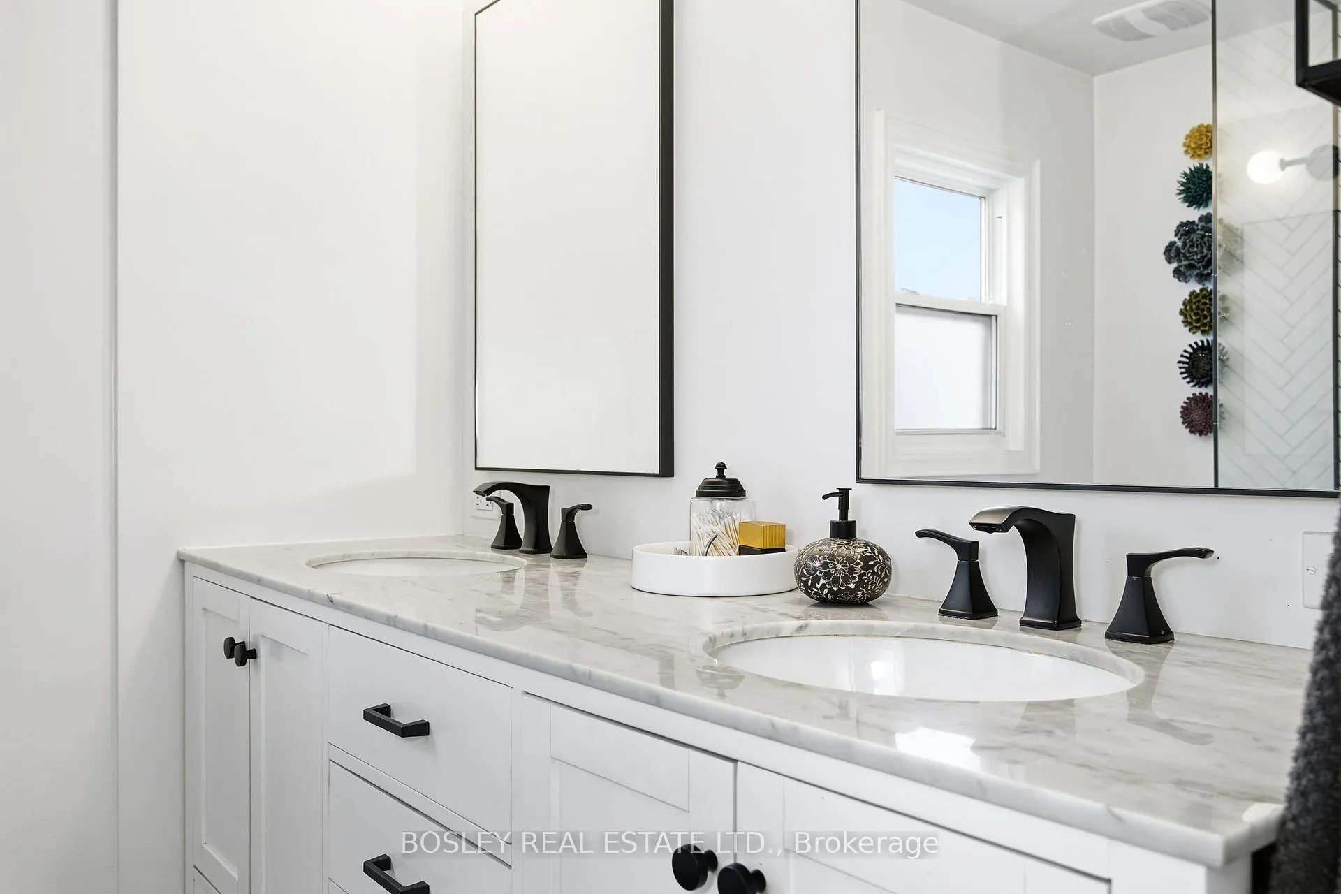 Photo 30 of 252 Highfield Road, Toronto, Greenwood-Coxwell — HOMEH