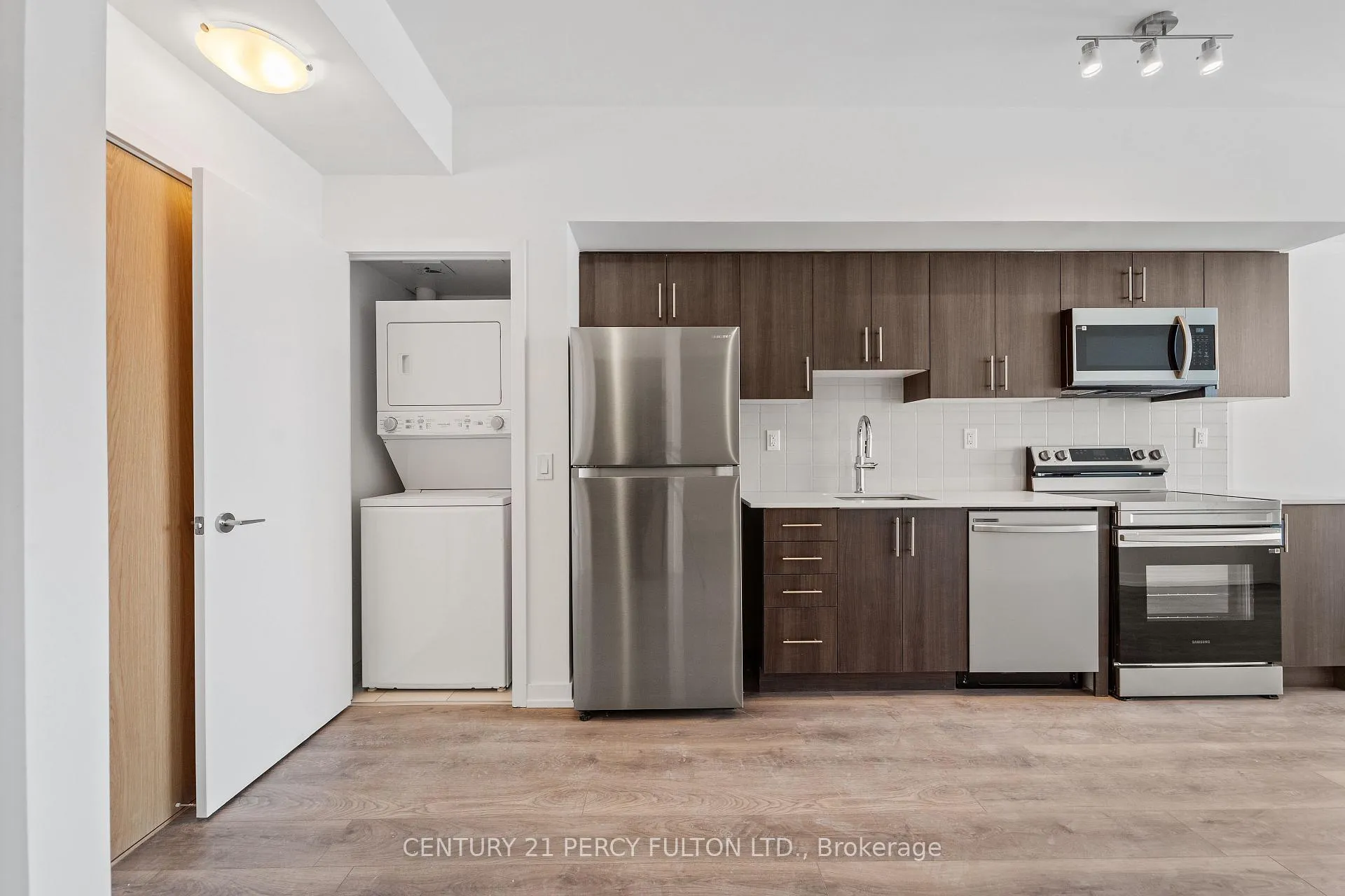 Photo 5 of Unit 2701, 1435 Celebration Drive, Pickering, Bay Ridges — HOMEH