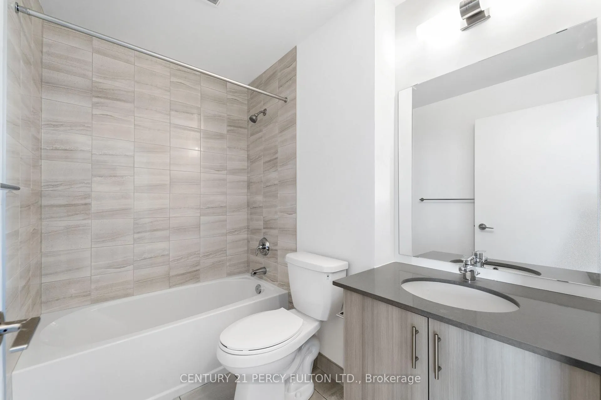 Photo 6 of Unit 2701, 1435 Celebration Drive, Pickering, Bay Ridges — HOMEH