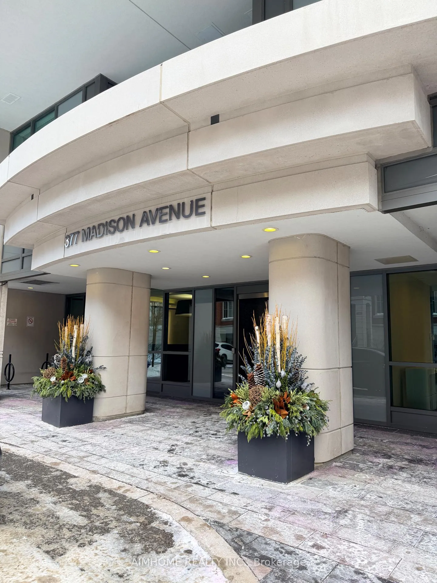 Photo 1 of Unit 512, 377 Madison Avenue, Toronto, The Annex — HOMEH
