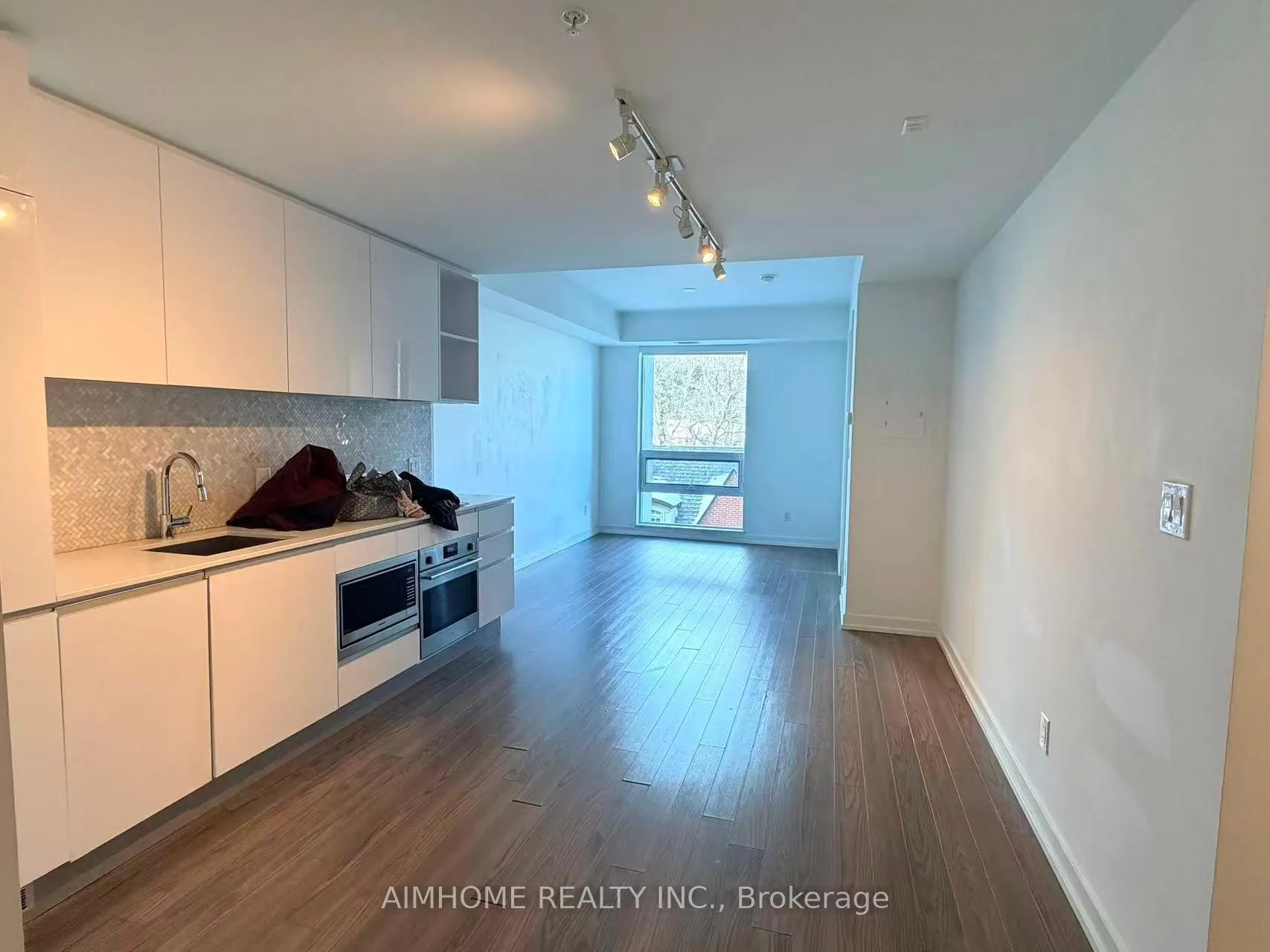 Photo 6 of Unit 512, 377 Madison Avenue, Toronto, The Annex — HOMEH