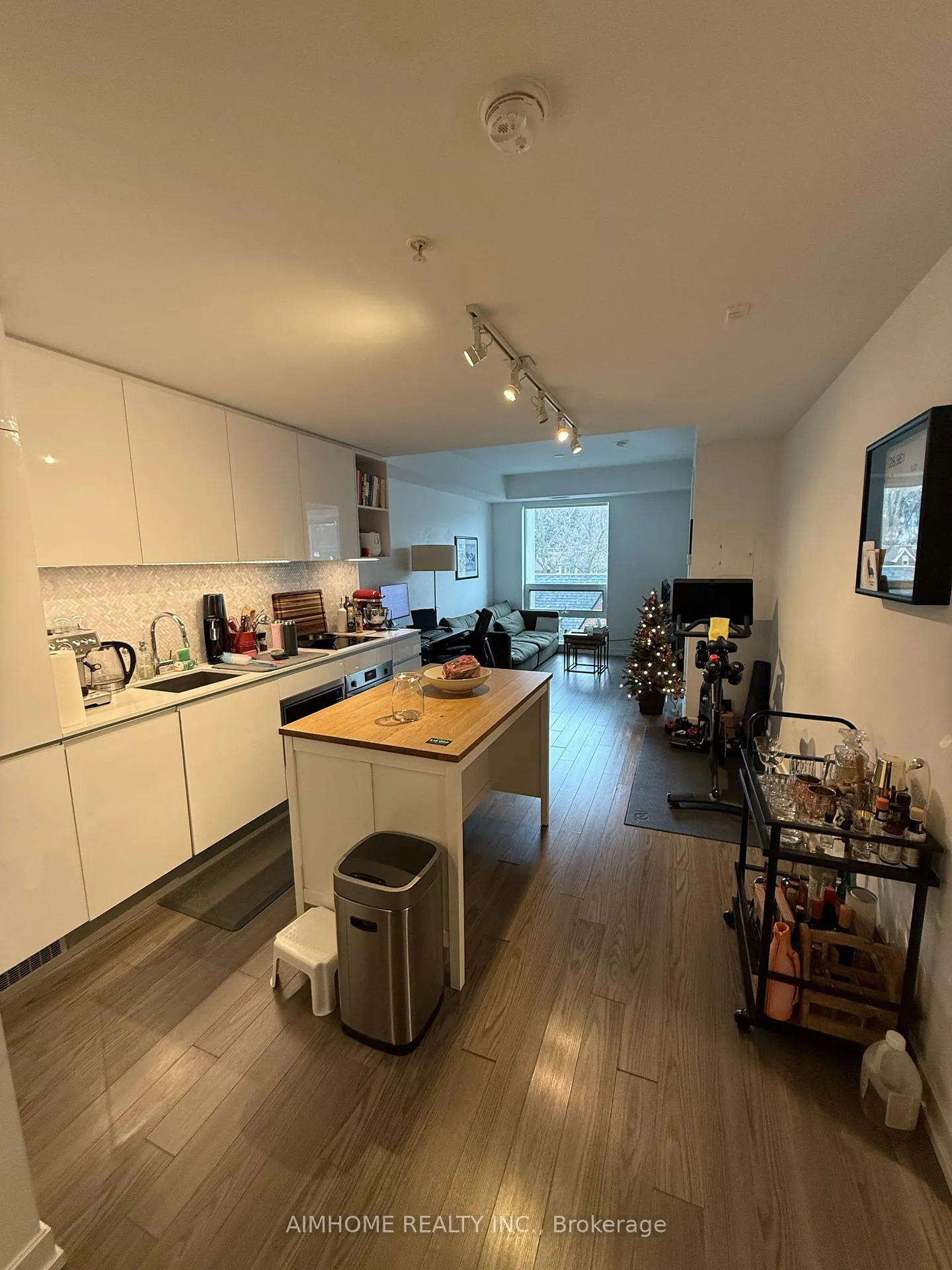 Photo 7 of Unit 512, 377 Madison Avenue, Toronto, The Annex — HOMEH