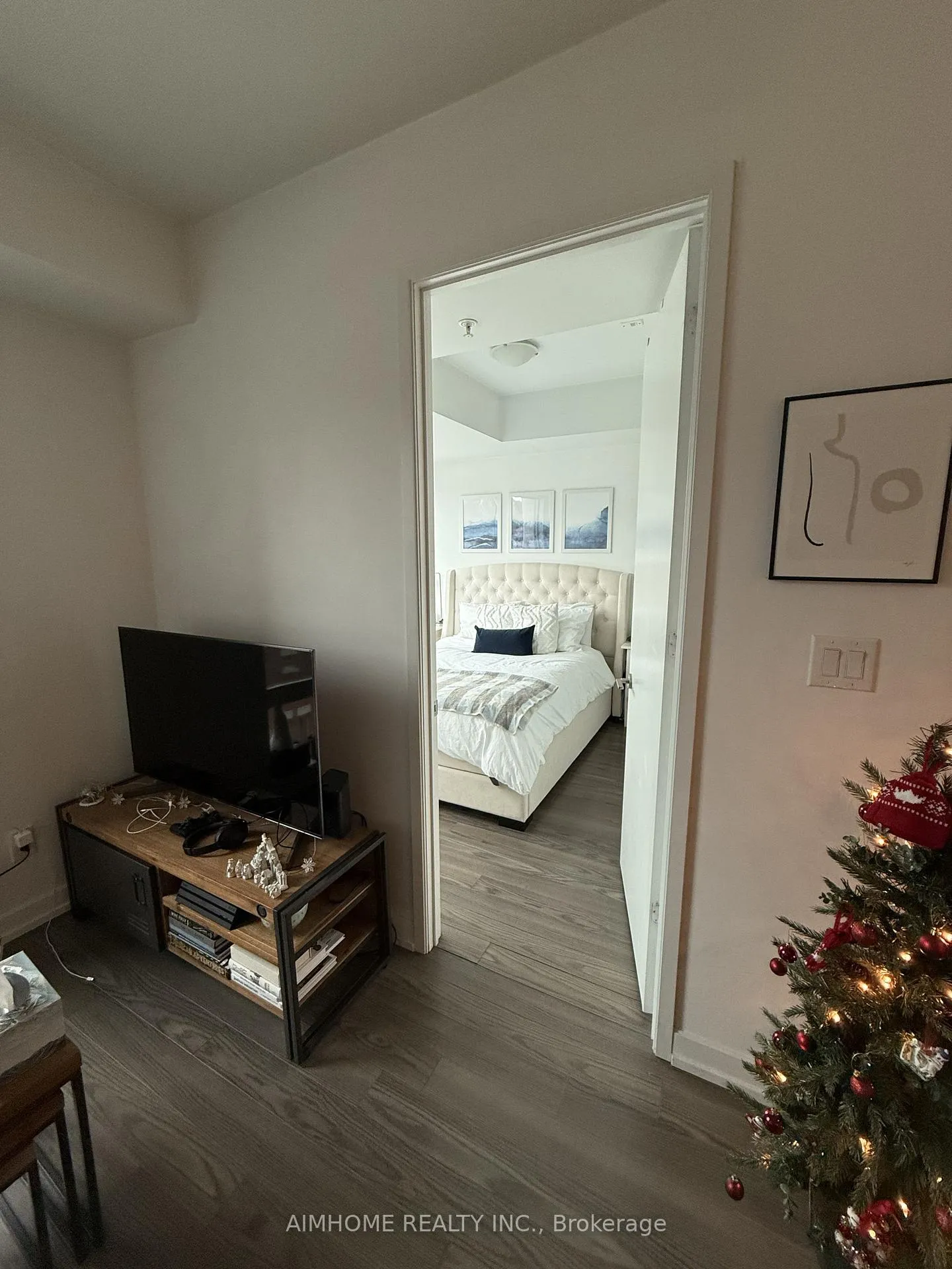 Photo 11 of Unit 512, 377 Madison Avenue, Toronto, The Annex — HOMEH