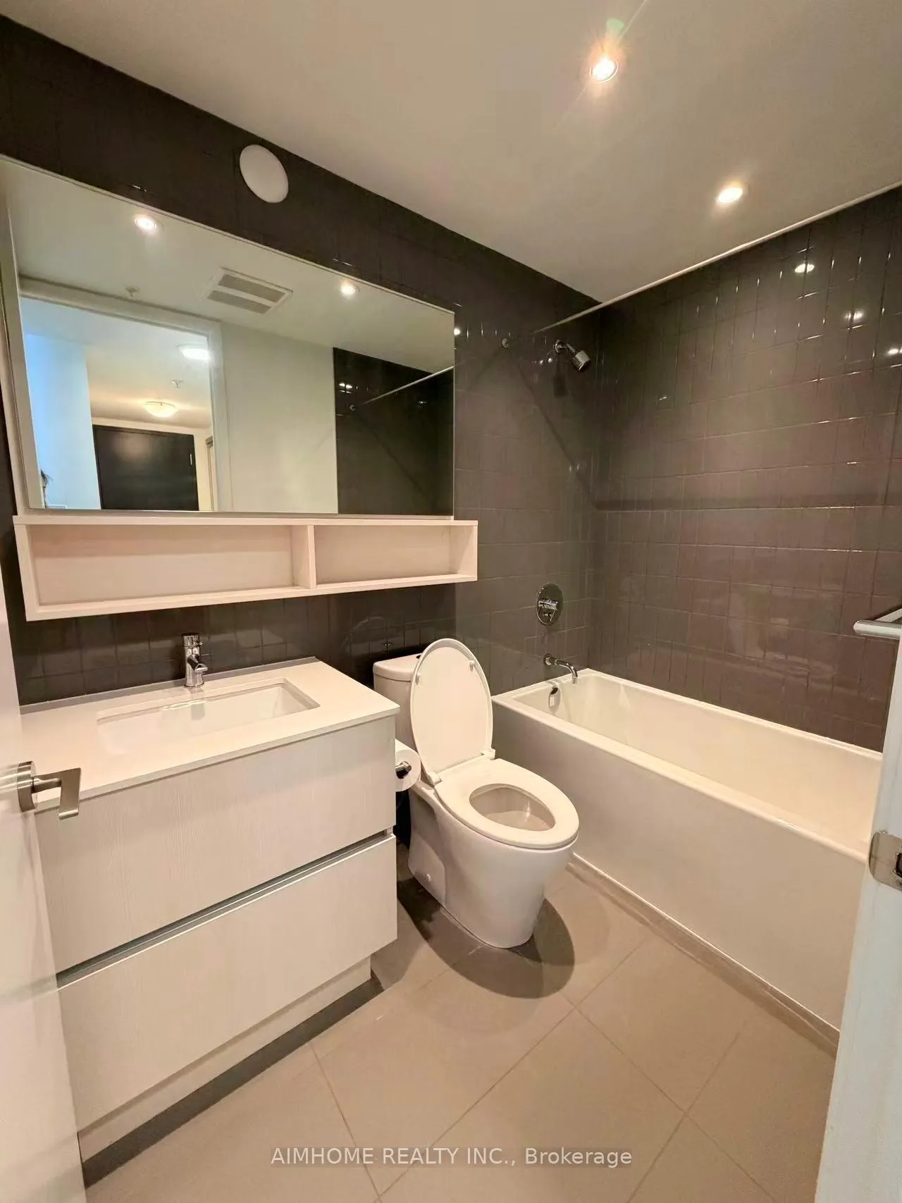 Photo 17 of Unit 512, 377 Madison Avenue, Toronto, The Annex — HOMEH