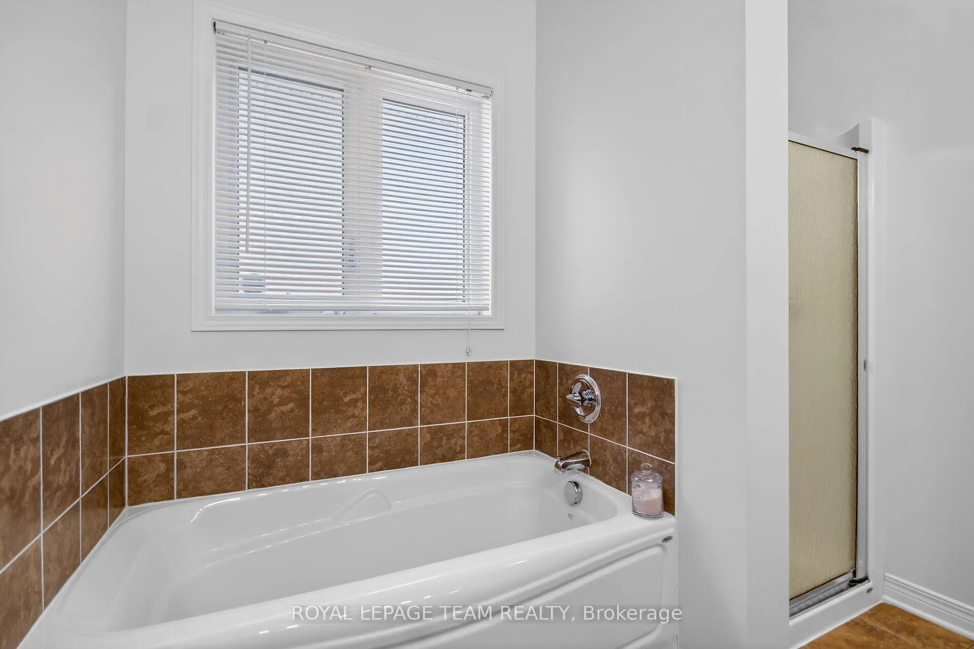Photo 20 of 333 Antigonish Avenue, Ottawa, Springridge/East Village — HOMEH