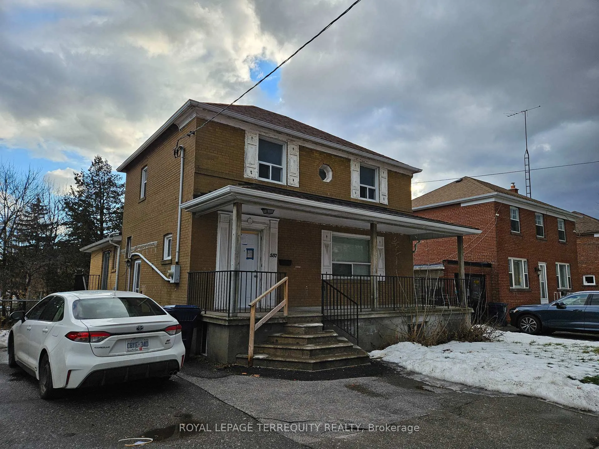Photo 2 of 557 Lawrence Avenue W, Toronto, Englemount-Lawrence — HOMEH
