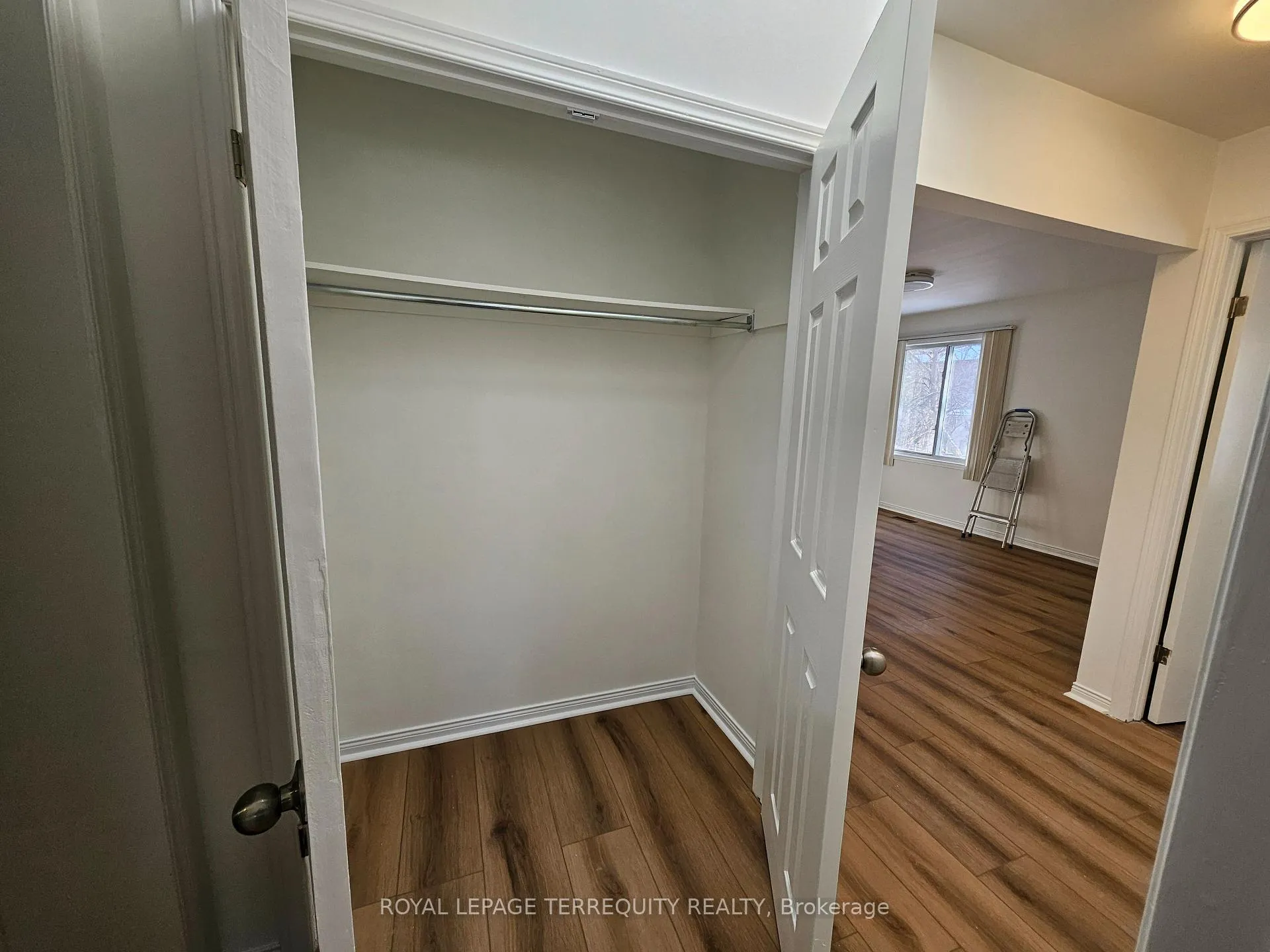 Photo 14 of 557 Lawrence Avenue W, Toronto, Englemount-Lawrence — HOMEH