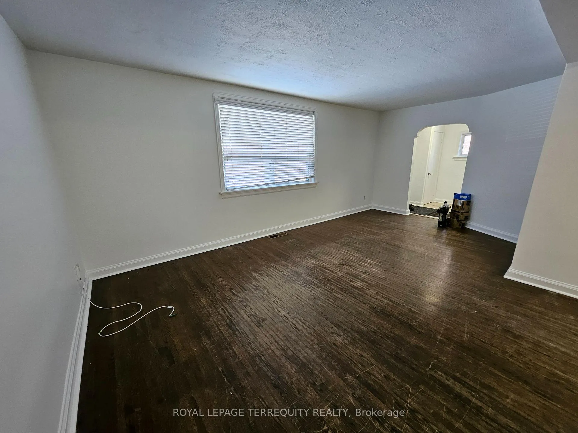 Photo 20 of 557 Lawrence Avenue W, Toronto, Englemount-Lawrence — HOMEH