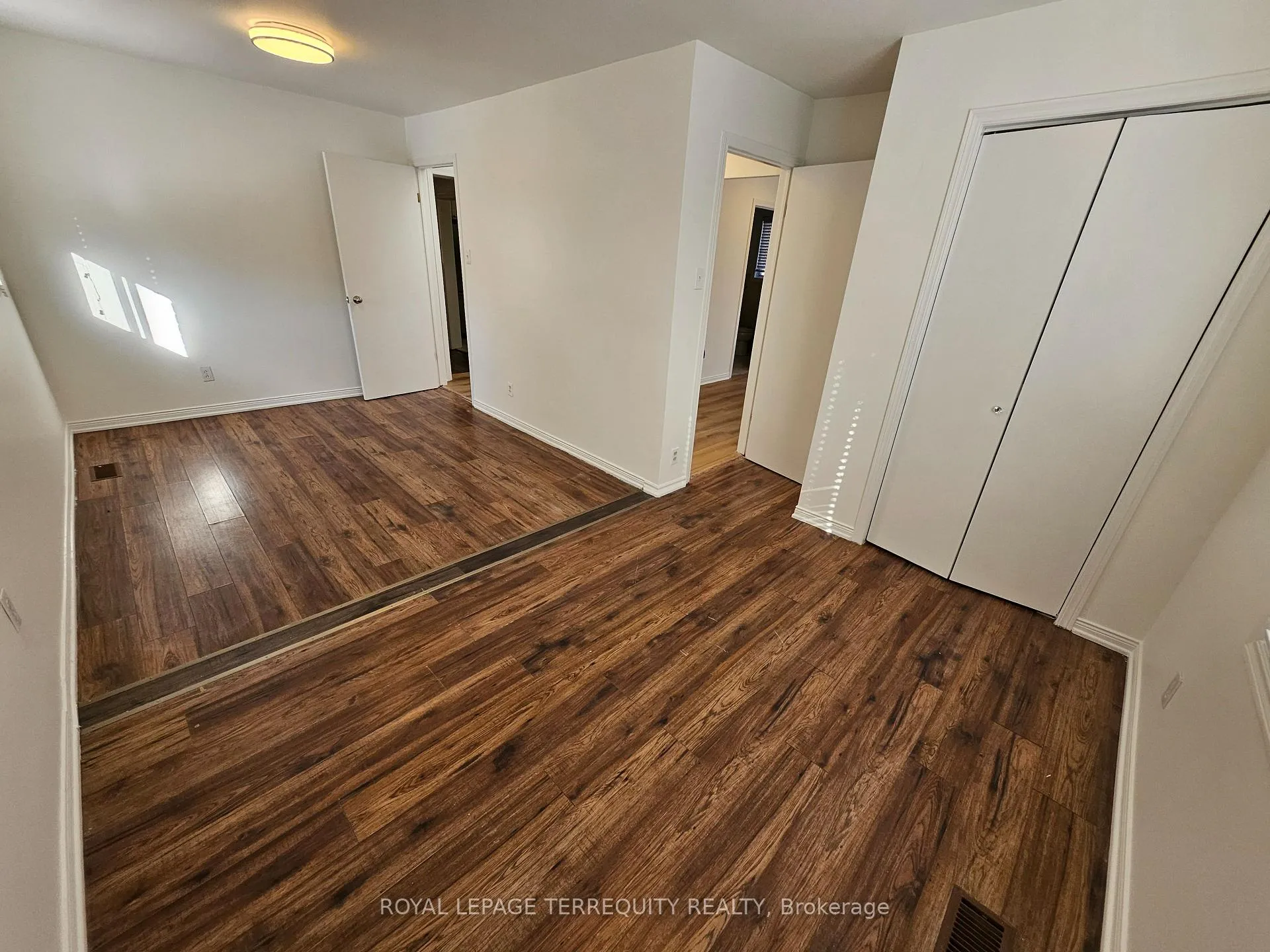 Photo 23 of 557 Lawrence Avenue W, Toronto, Englemount-Lawrence — HOMEH