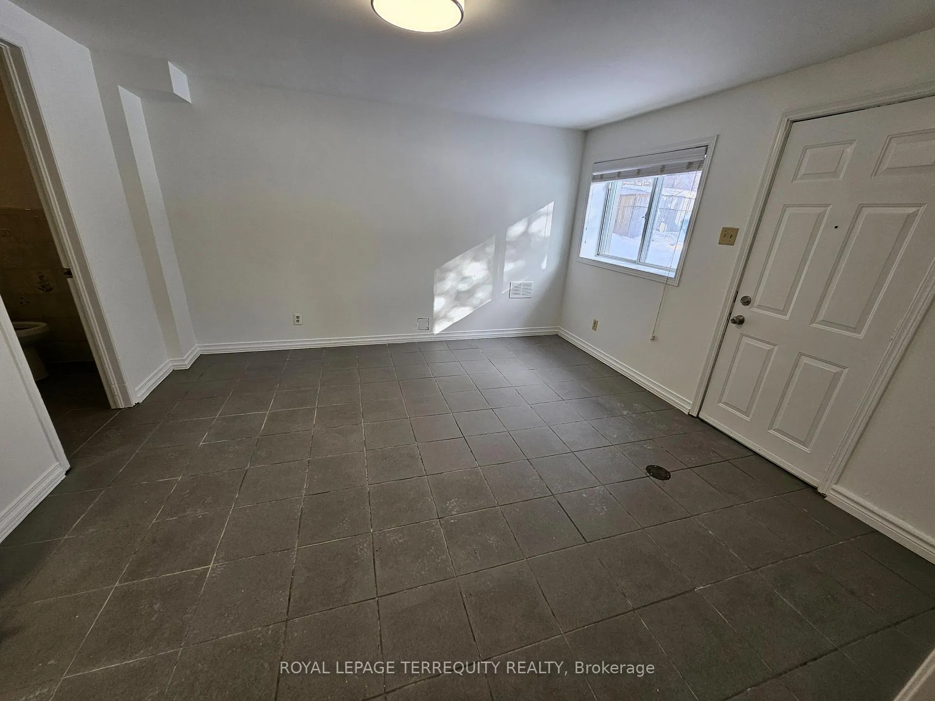 Photo 30 of 557 Lawrence Avenue W, Toronto, Englemount-Lawrence — HOMEH