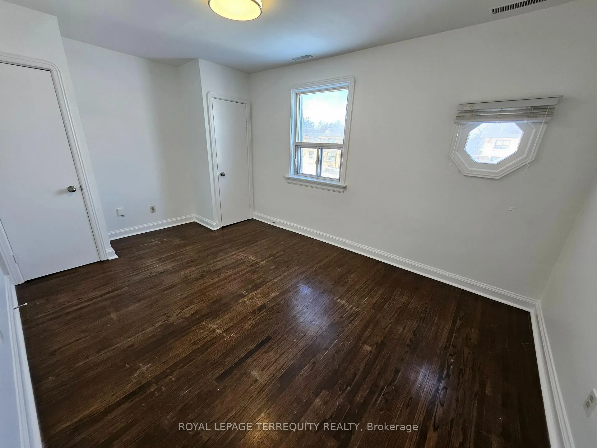 Photo 36 of 557 Lawrence Avenue W, Toronto, Englemount-Lawrence — HOMEH