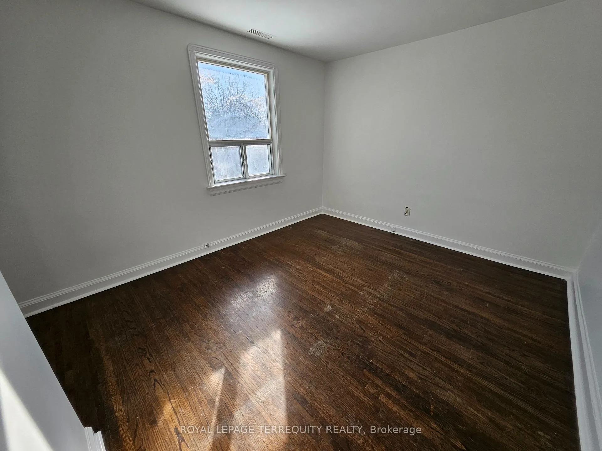 Photo 38 of 557 Lawrence Avenue W, Toronto, Englemount-Lawrence — HOMEH