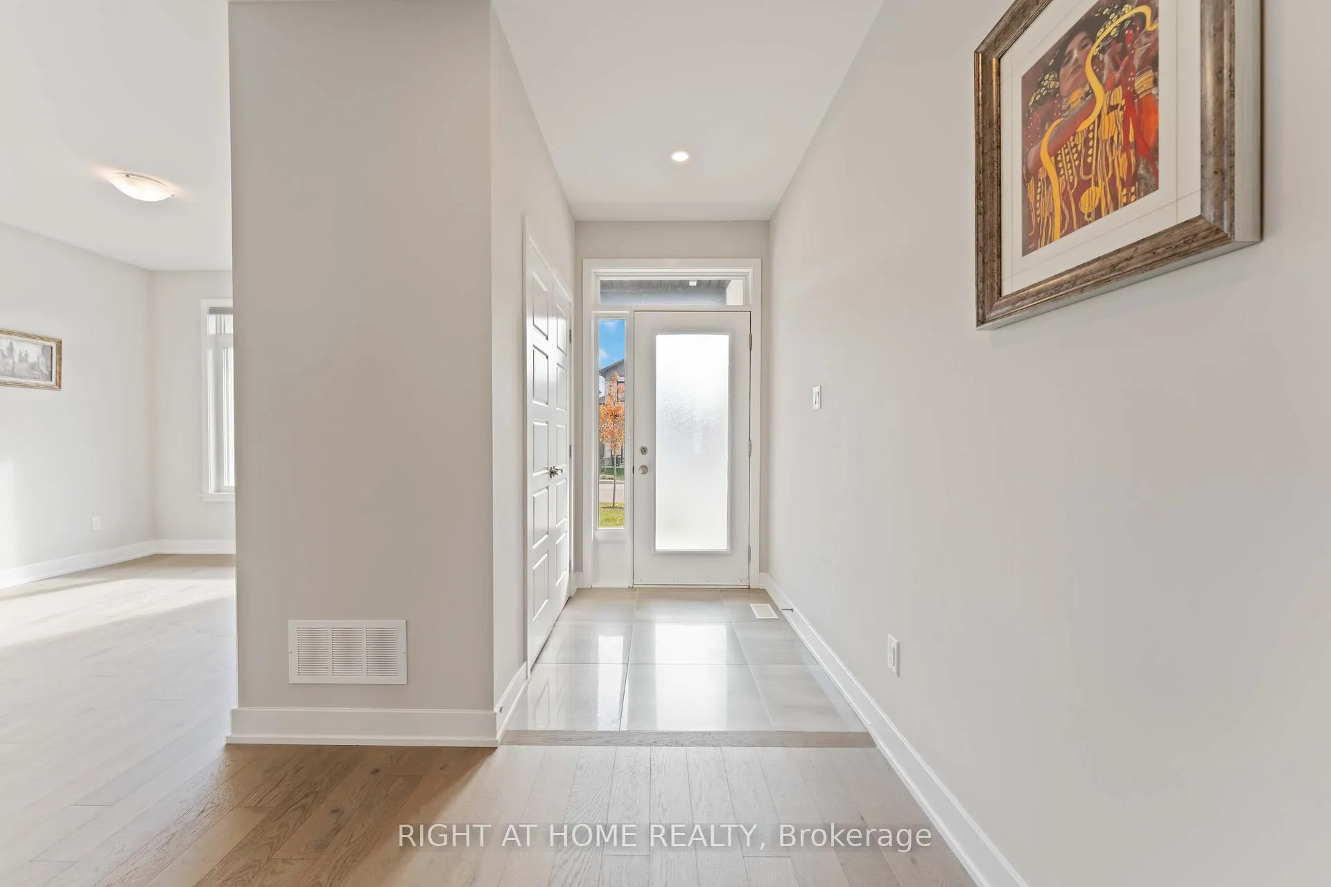Photo 3 of 203 Osterley Way, Ottawa, Stittsville (South) — HOMEH