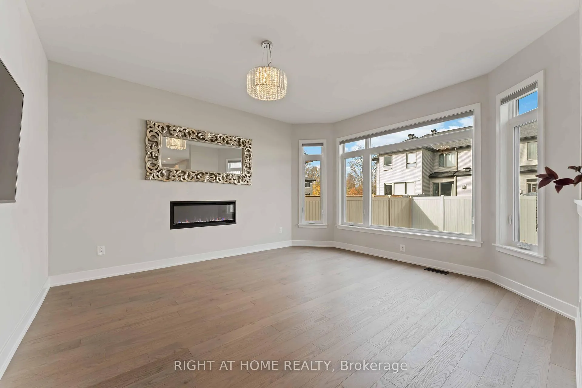 Photo 11 of 203 Osterley Way, Ottawa, Stittsville (South) — HOMEH