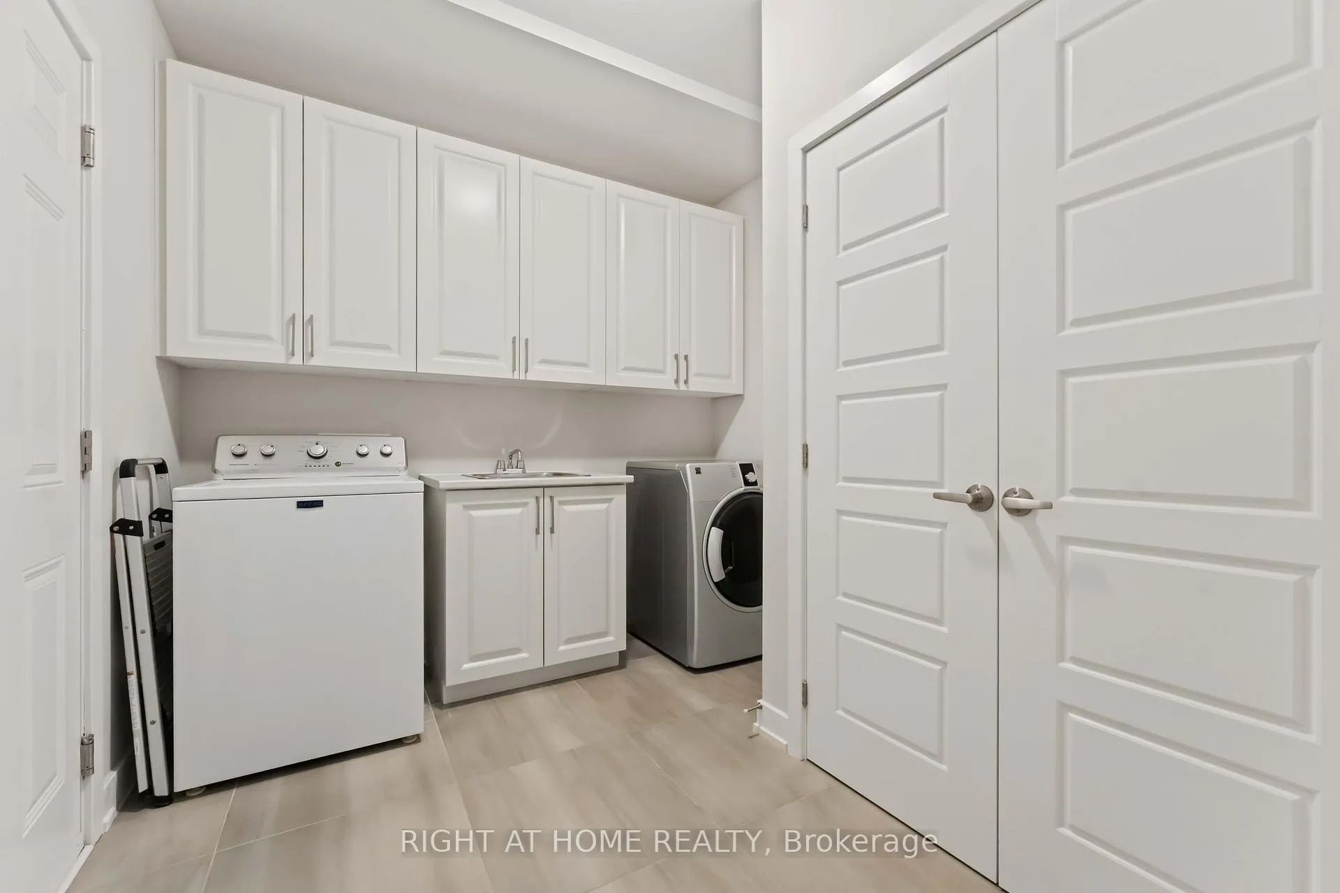 Photo 21 of 203 Osterley Way, Ottawa, Stittsville (South) — HOMEH