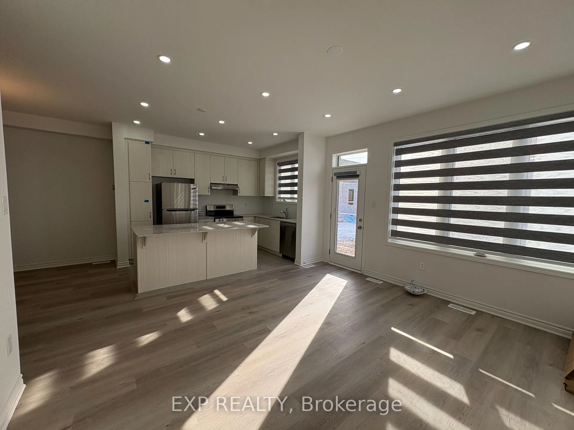 Photo 3 of 1344 Hearns Place NE, Milton, Bowes — HOMEH