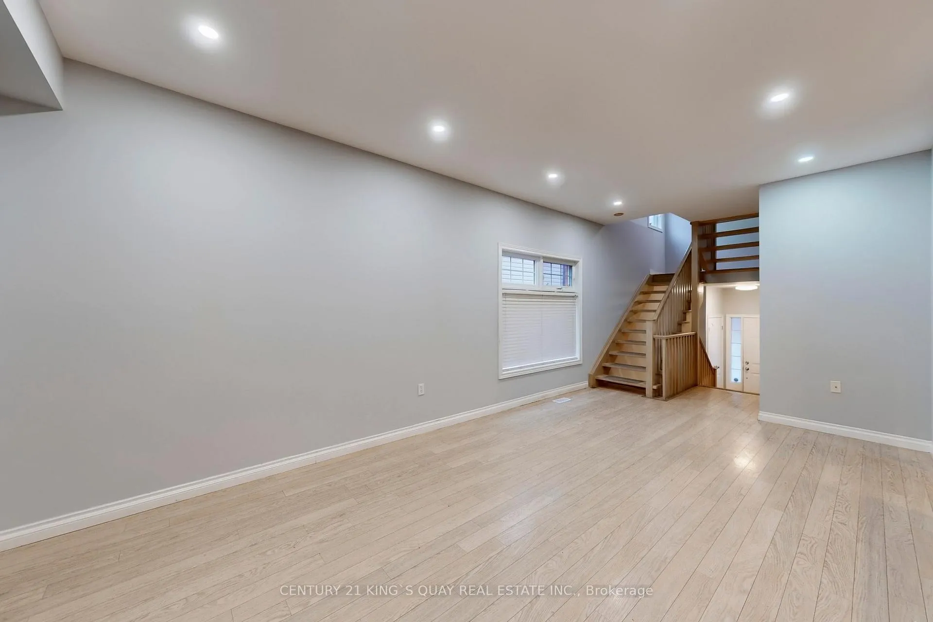 Photo 9 of Unit 21, 232 Stonehenge Drive, Hamilton, Meadowlands — HOMEH