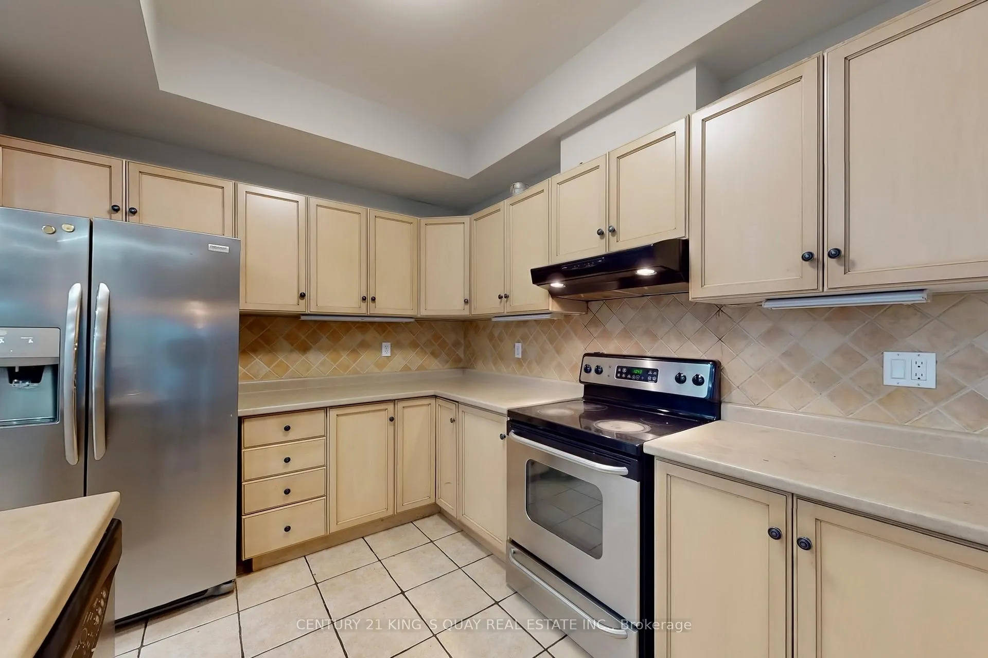 Photo 14 of Unit 21, 232 Stonehenge Drive, Hamilton, Meadowlands — HOMEH