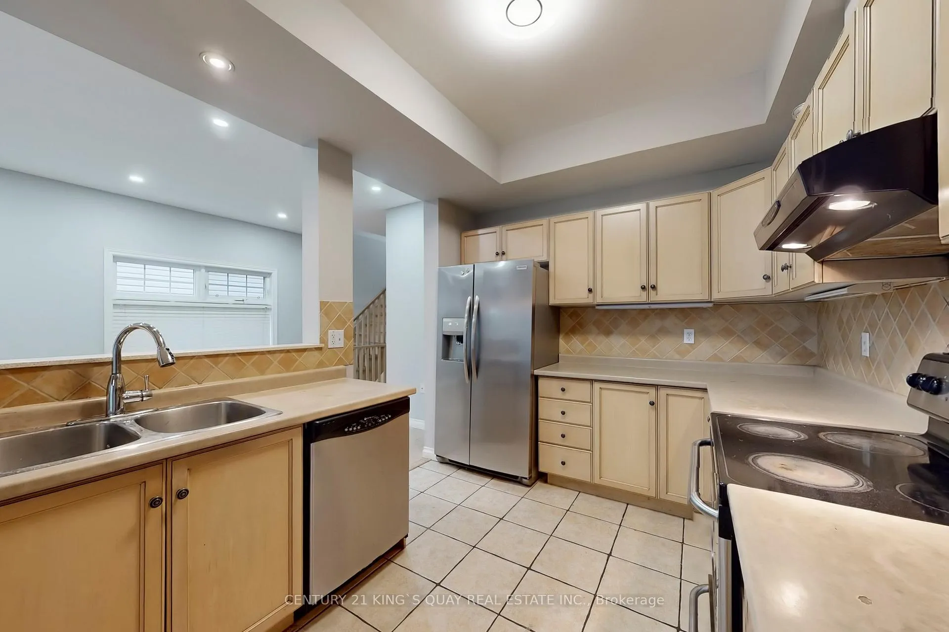 Photo 15 of Unit 21, 232 Stonehenge Drive, Hamilton, Meadowlands — HOMEH