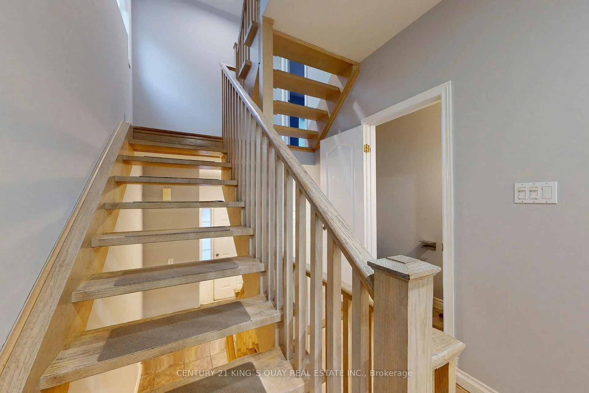 Photo 21 of Unit 21, 232 Stonehenge Drive, Hamilton, Meadowlands — HOMEH
