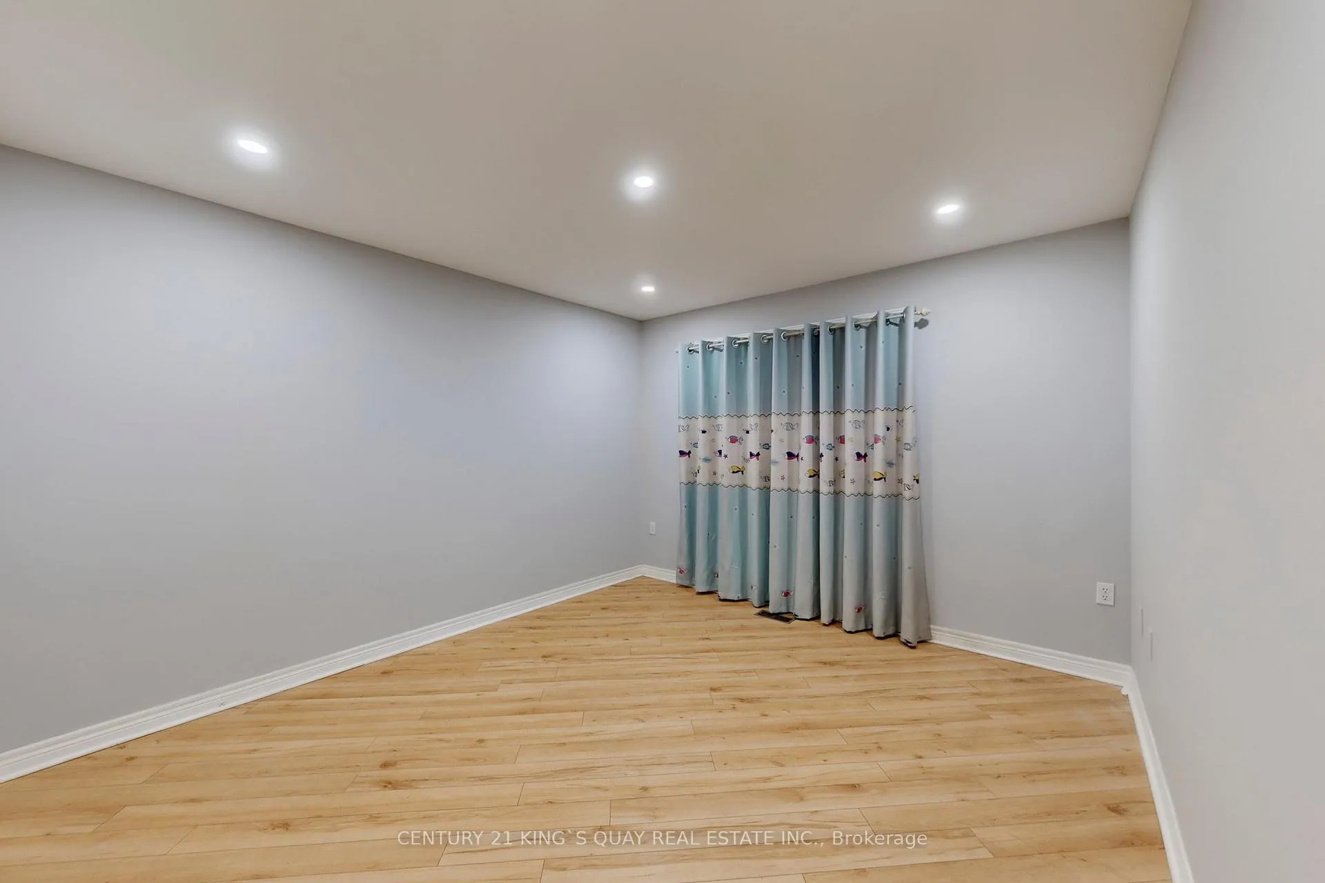 Photo 33 of Unit 21, 232 Stonehenge Drive, Hamilton, Meadowlands — HOMEH