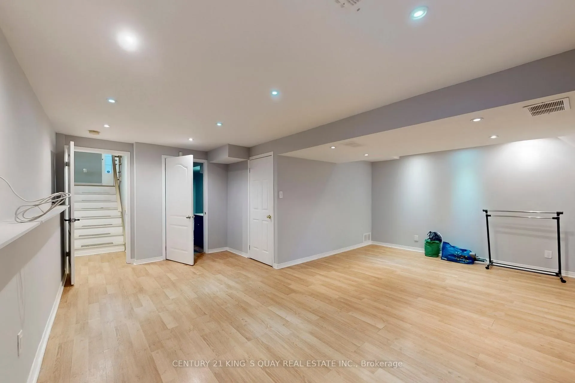 Photo 46 of Unit 21, 232 Stonehenge Drive, Hamilton, Meadowlands — HOMEH