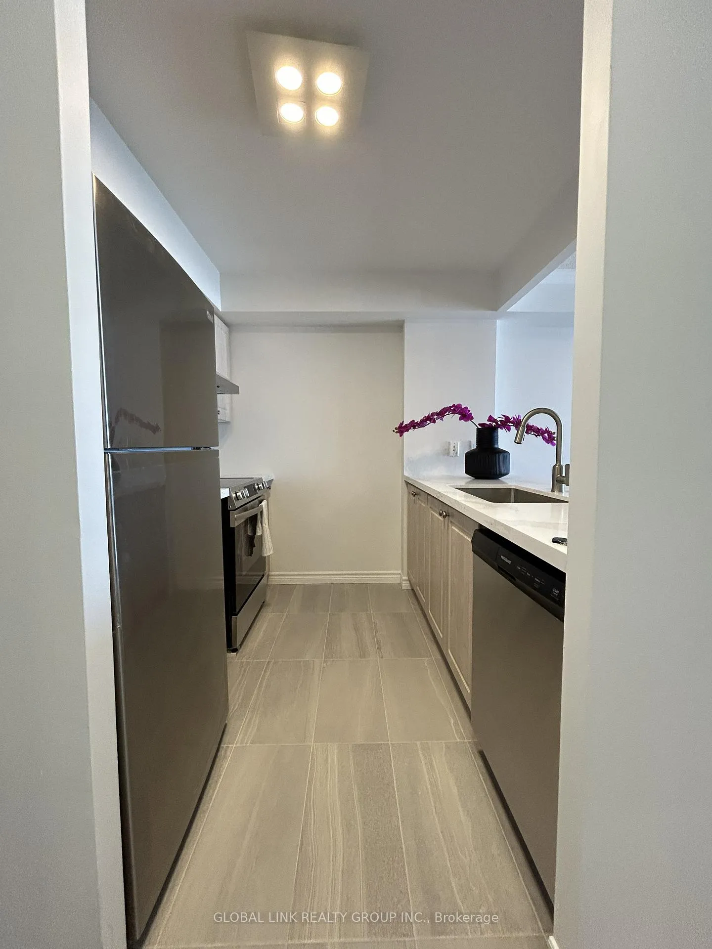 Photo 3 of Unit 1206, 399 South Park Road NW, Markham, Commerce Valley — HOMEH