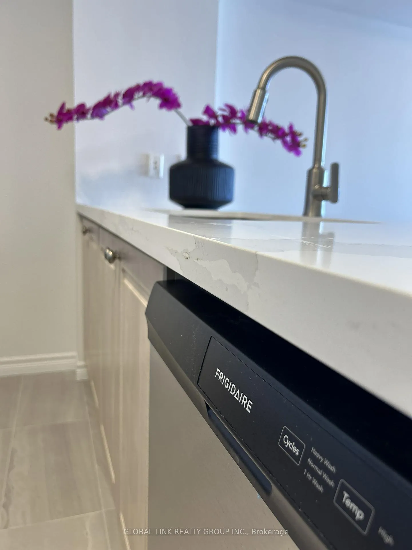 Photo 7 of Unit 1206, 399 South Park Road NW, Markham, Commerce Valley — HOMEH