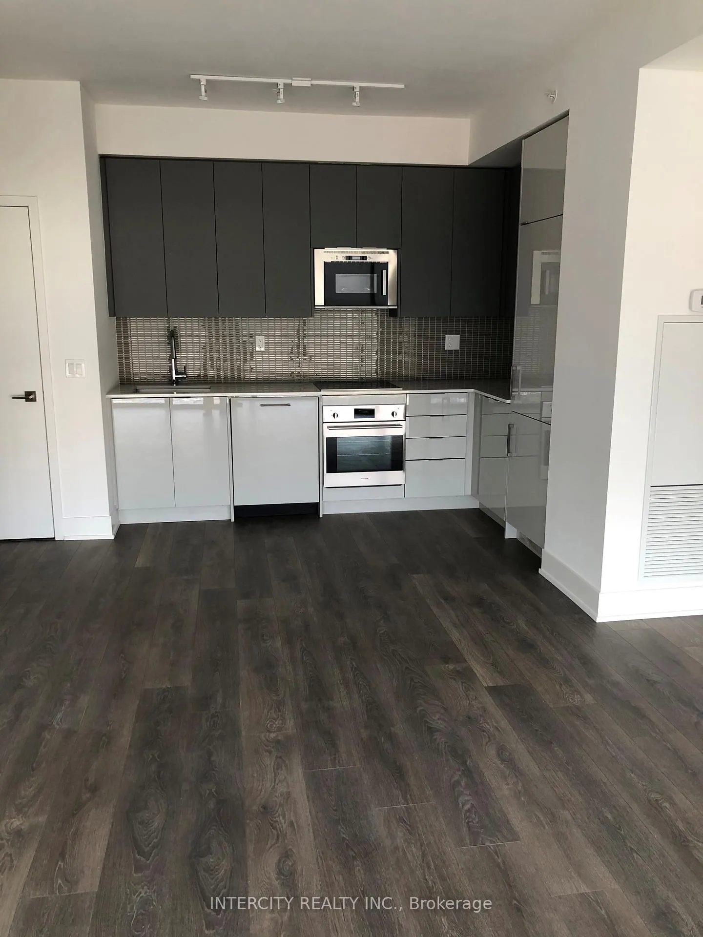 Photo 3 of Unit 2407, 2908 Highway 7 Road, Vaughan, Concord — HOMEH