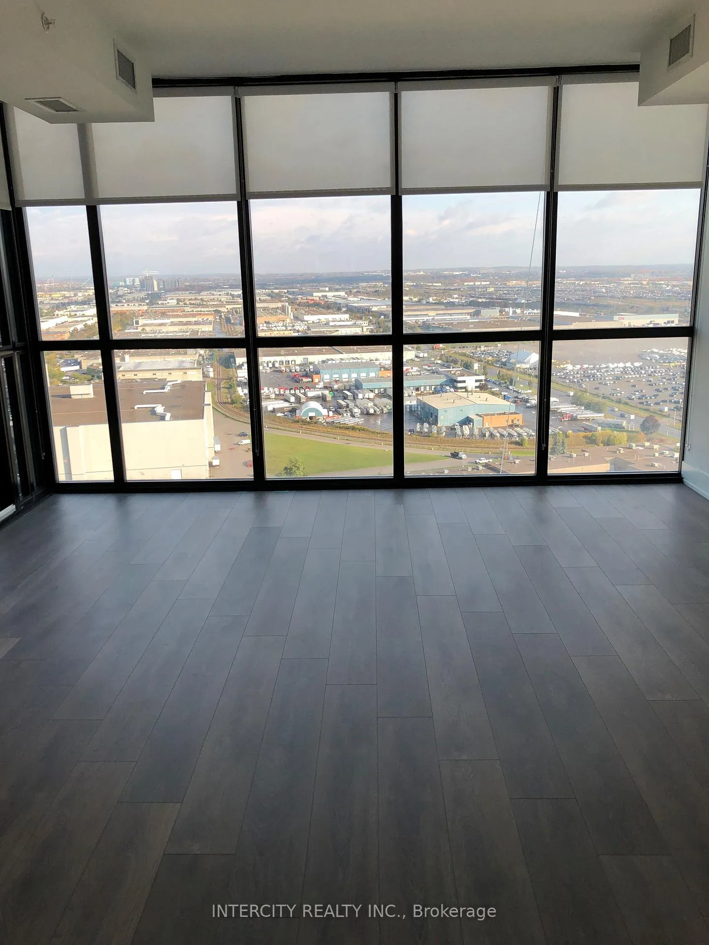 Photo 5 of Unit 2407, 2908 Highway 7 Road, Vaughan, Concord — HOMEH