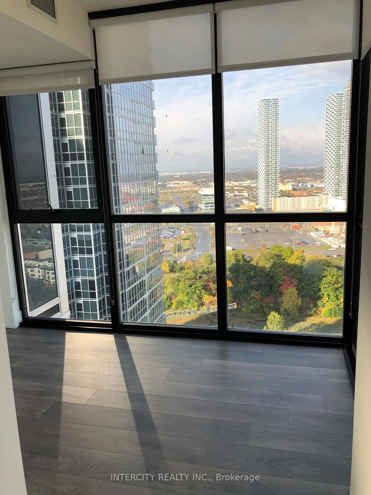 Photo 10 of Unit 2407, 2908 Highway 7 Road, Vaughan, Concord — HOMEH