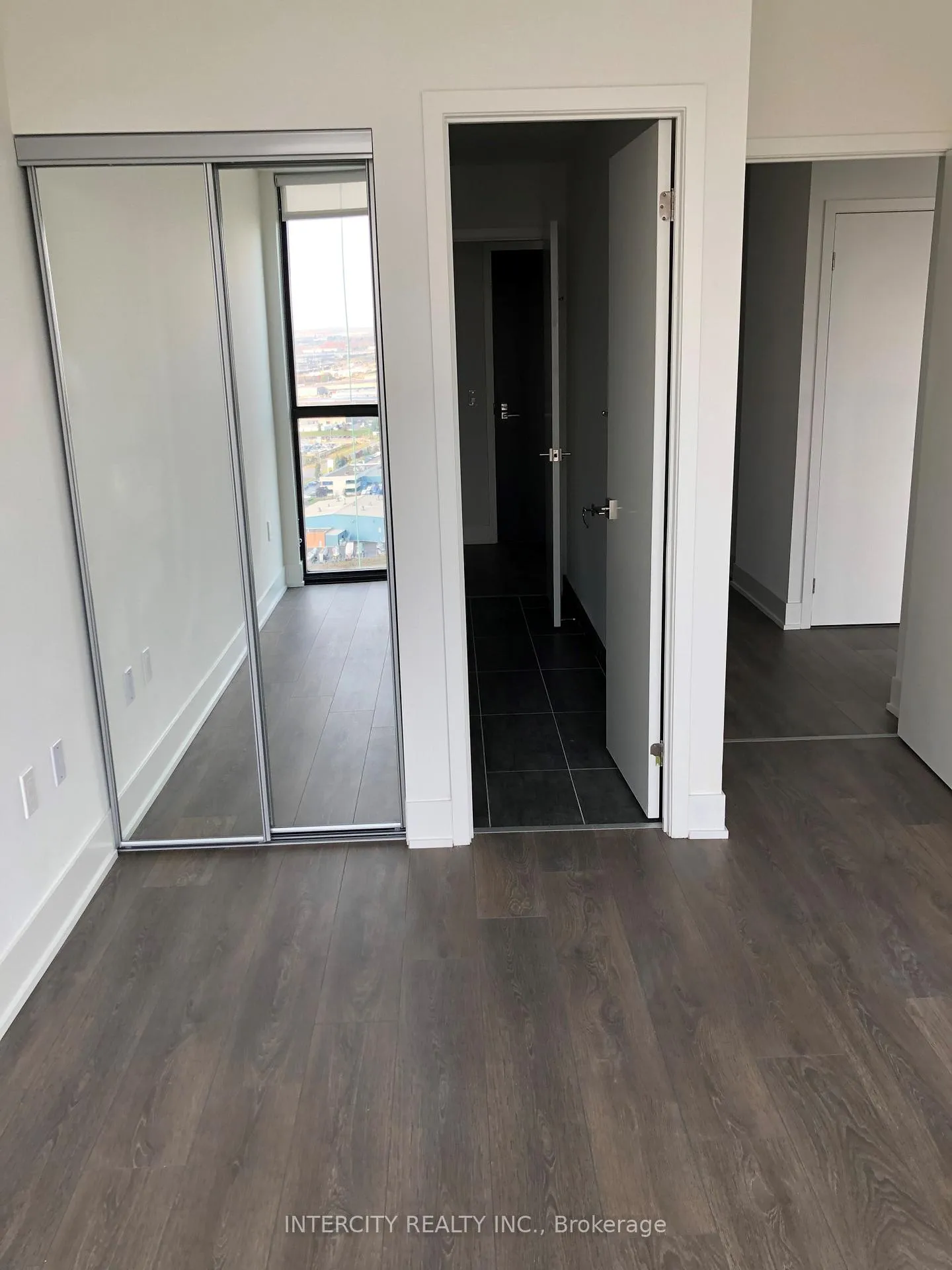 Photo 16 of Unit 2407, 2908 Highway 7 Road, Vaughan, Concord — HOMEH