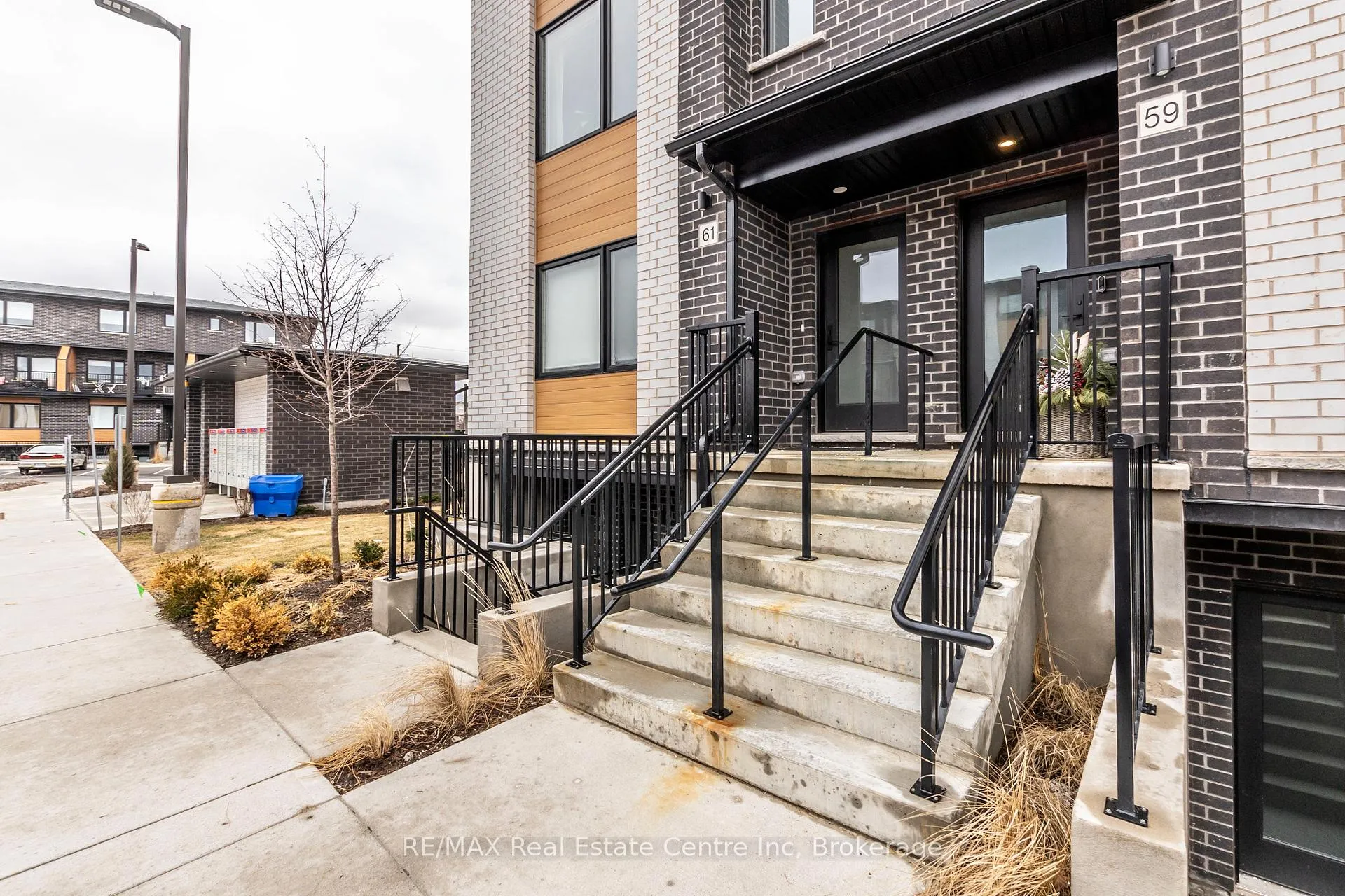 Photo 2 of 59 Lily Lane, Guelph, Clairfields/Hanlon Business Park — HOMEH