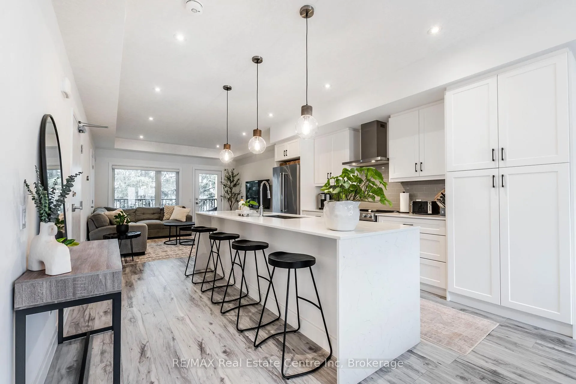 Photo 13 of 59 Lily Lane, Guelph, Clairfields/Hanlon Business Park — HOMEH