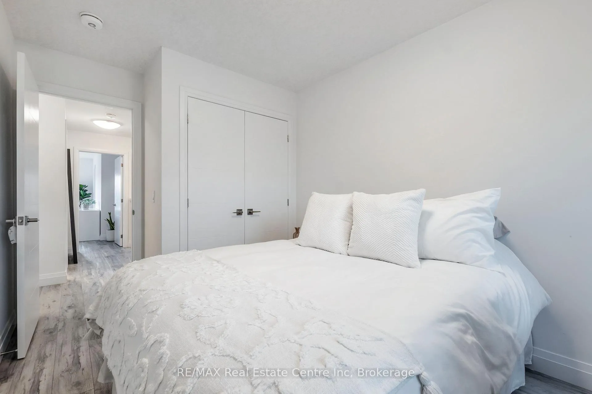 Photo 27 of 59 Lily Lane, Guelph, Clairfields/Hanlon Business Park — HOMEH