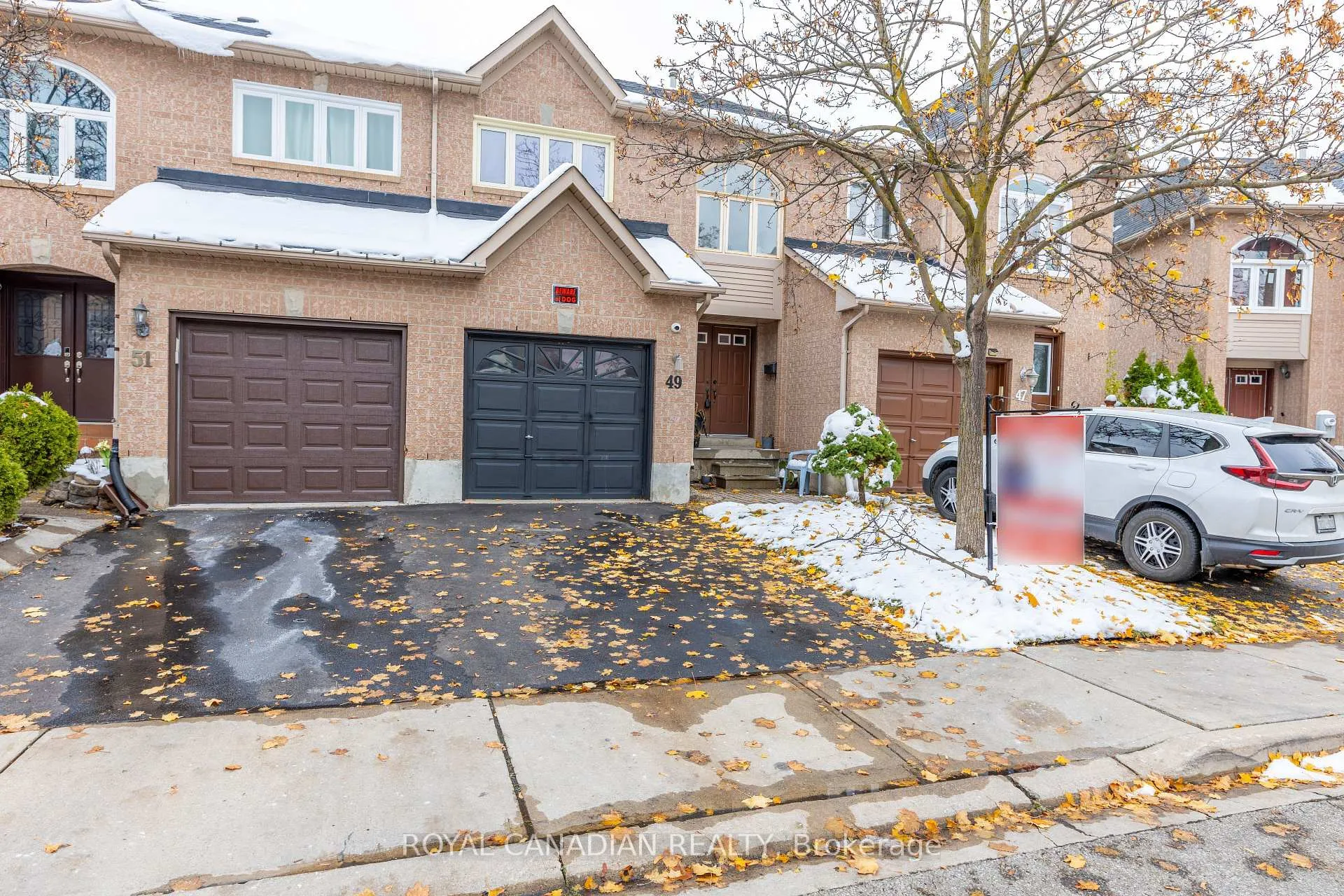 Photo 2 of Unit 32, 49 Goldenlight Circle, Brampton, Brampton West — HOMEH