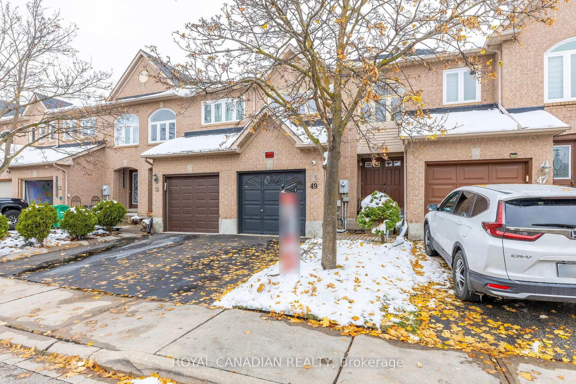 Photo 3 of Unit 32, 49 Goldenlight Circle, Brampton, Brampton West — HOMEH
